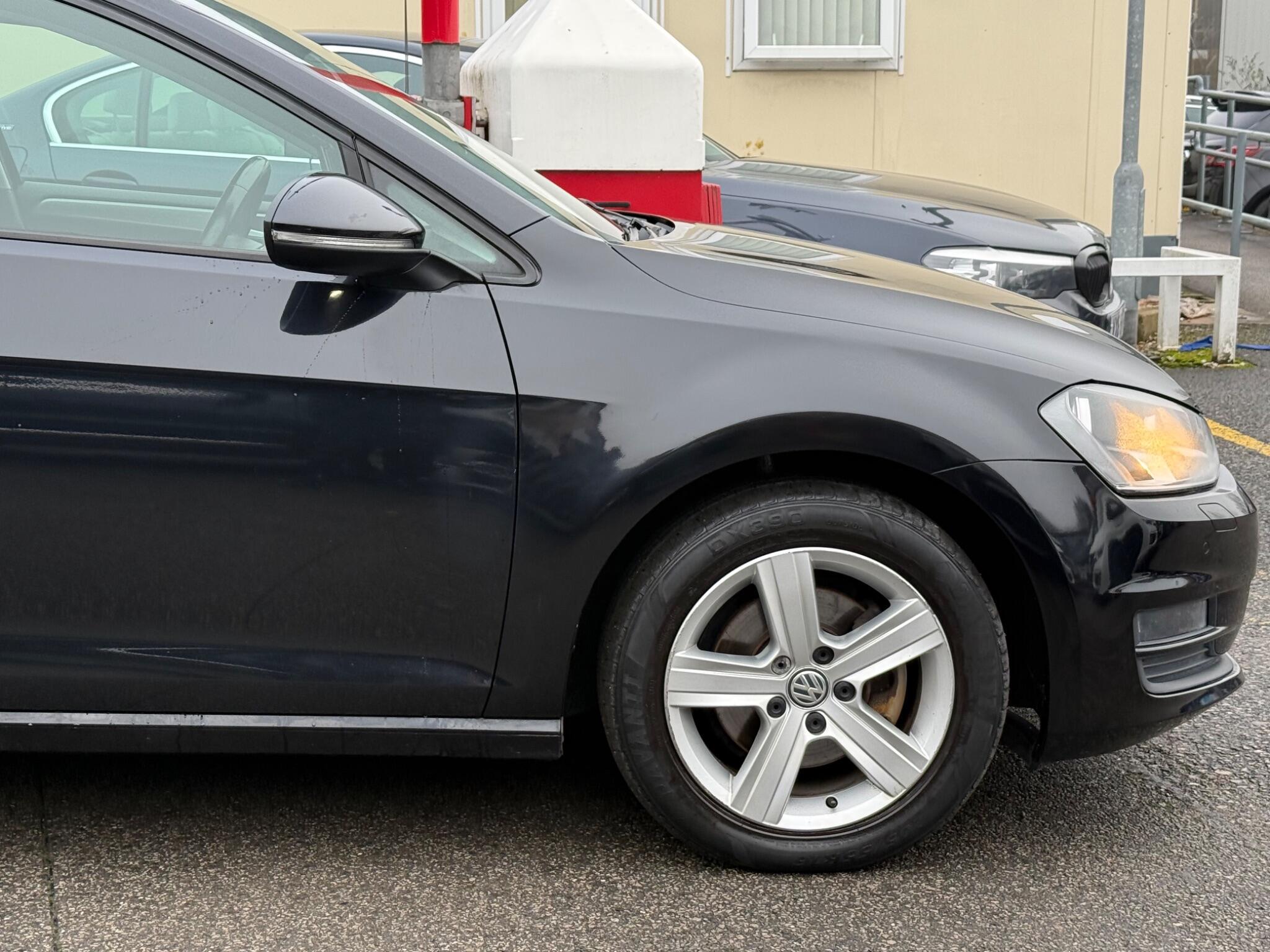 Volkswagen Golf - Image 18