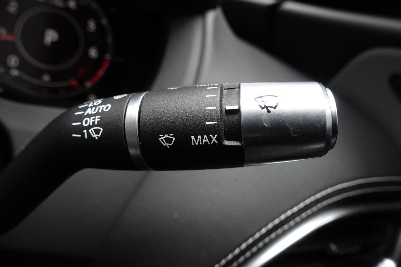 Jaguar XE - Image 38