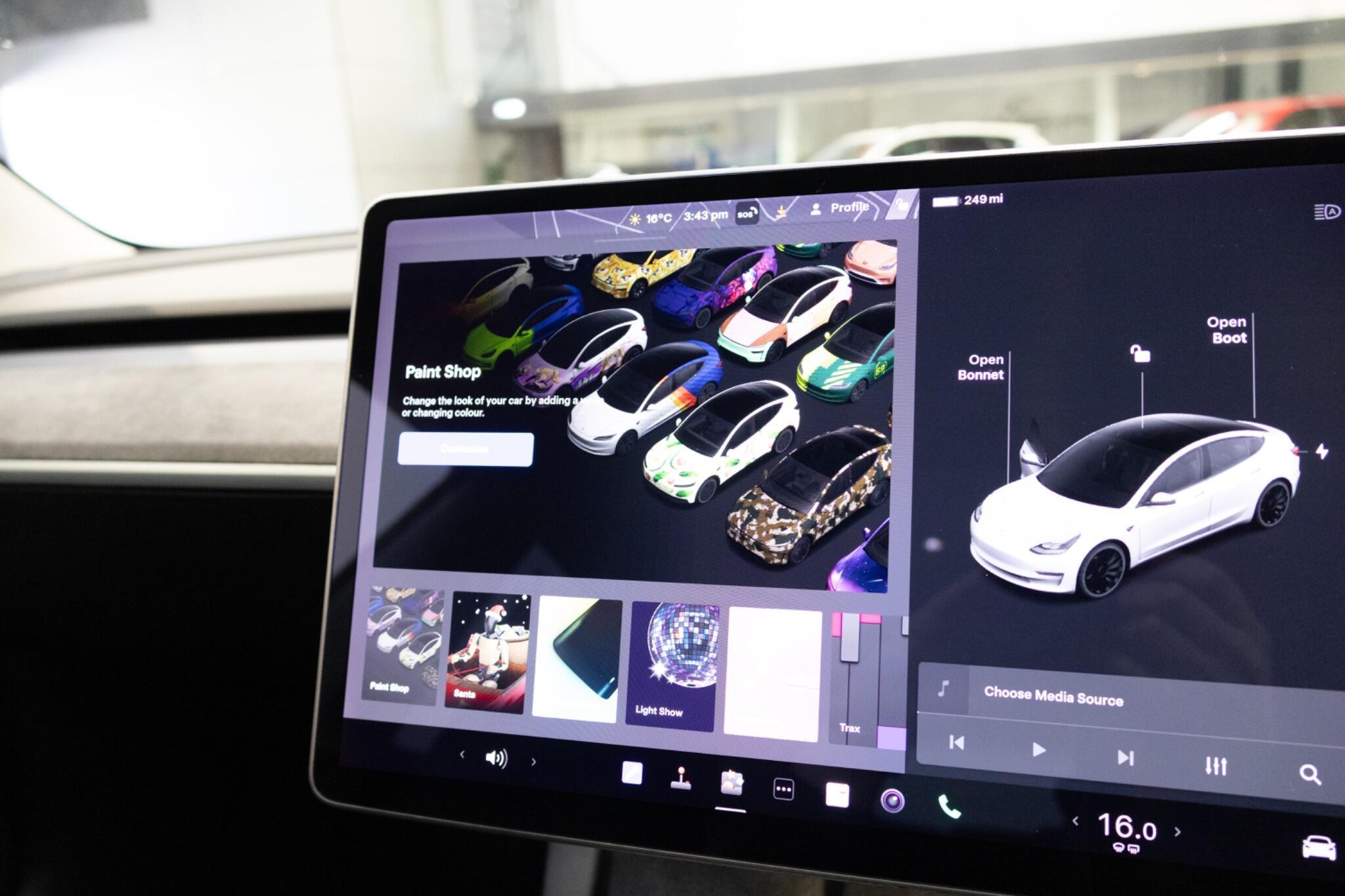 Tesla Model 3 - Image 22