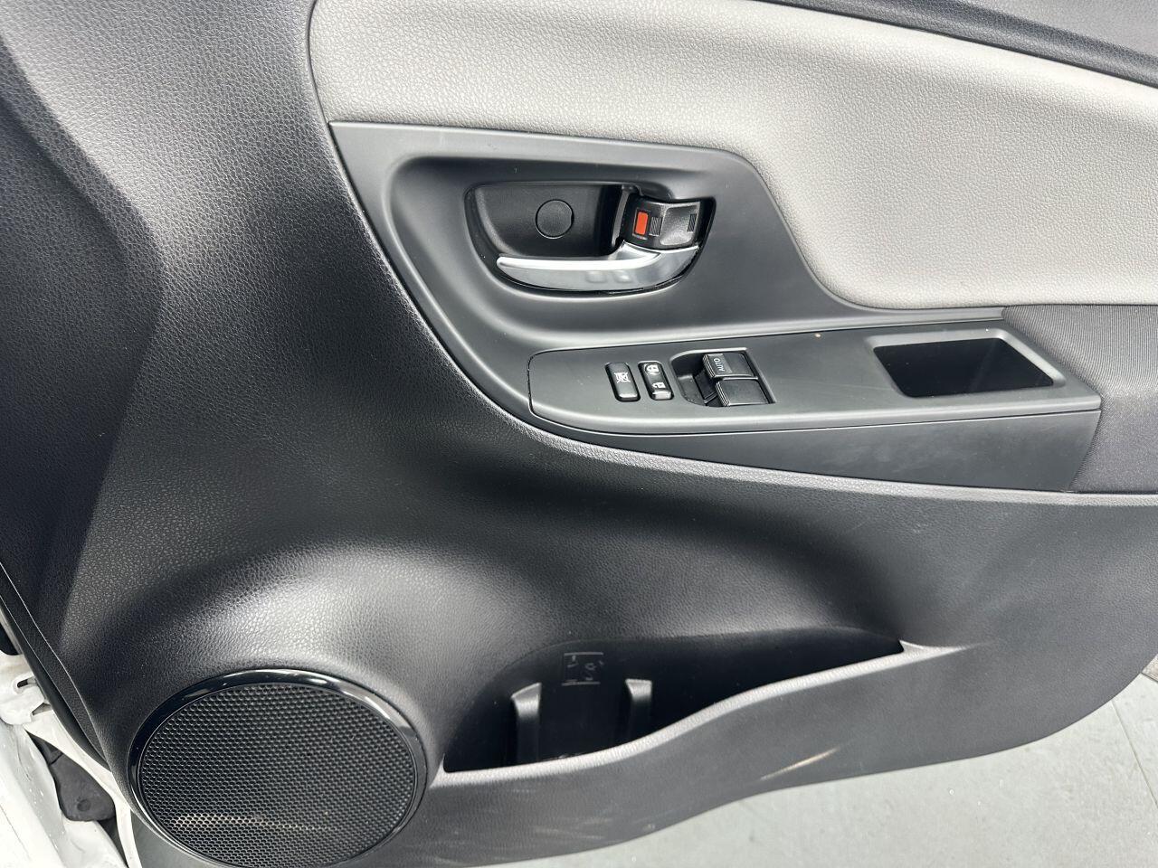 Toyota Yaris - Image 17