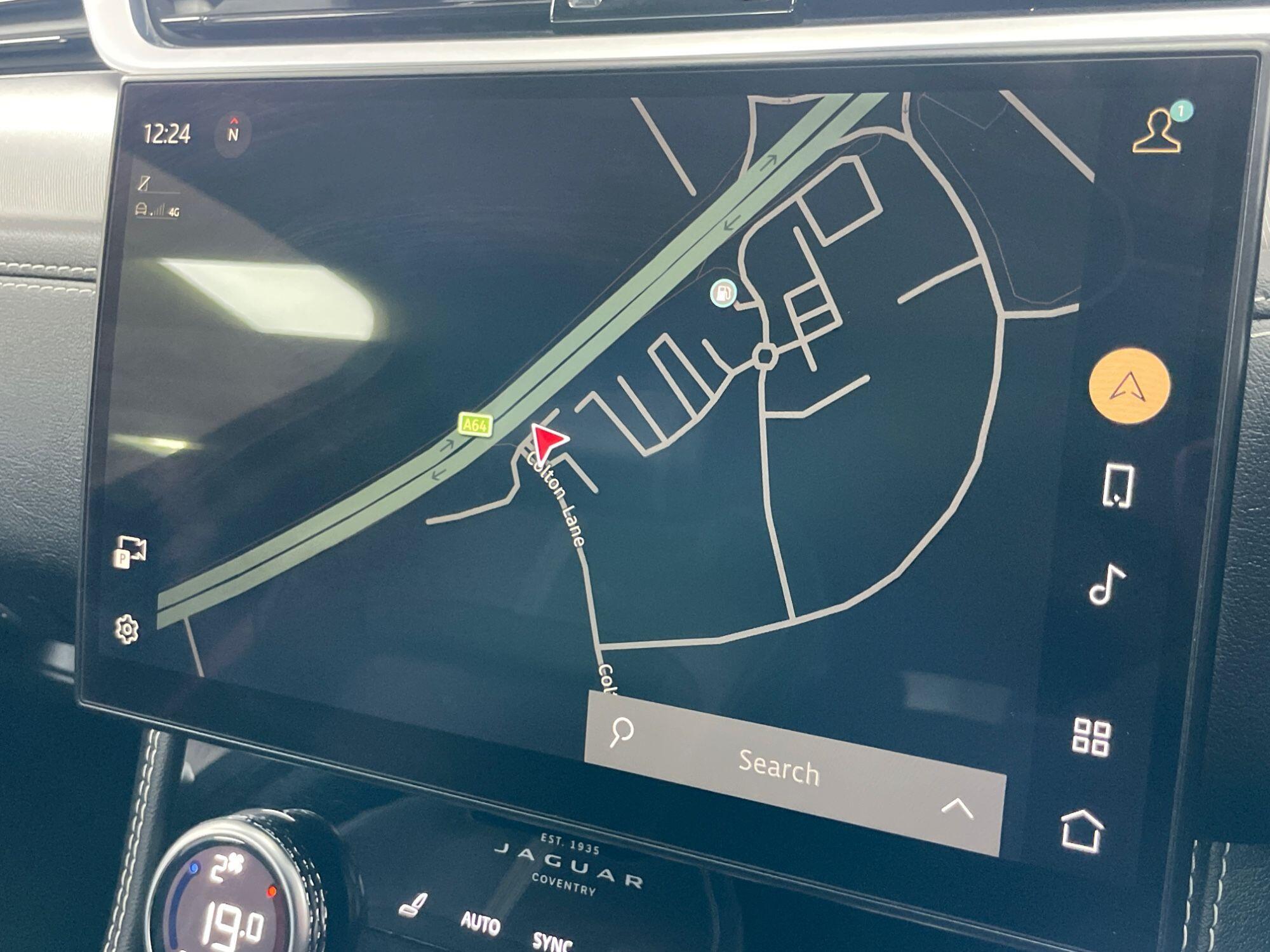 Jaguar F-Pace - Image 39