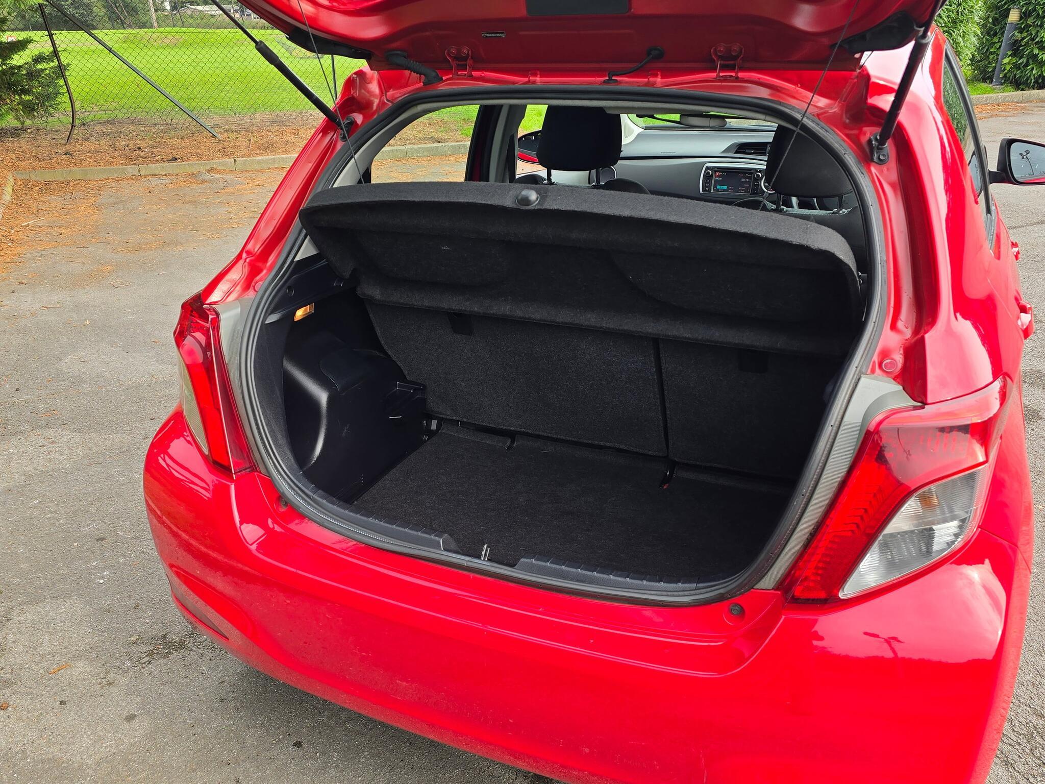 Toyota Yaris - Image 9