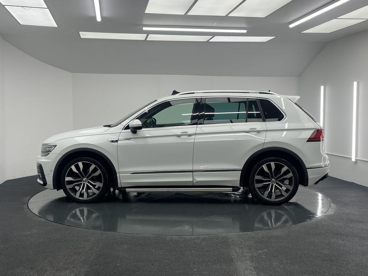 Volkswagen Tiguan - Image 13