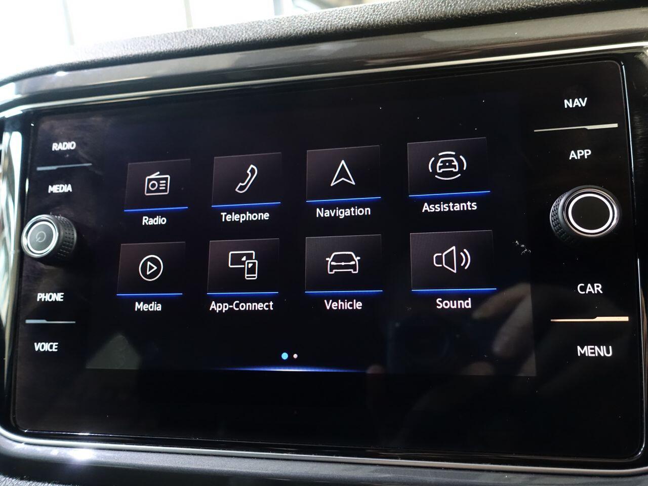 Volkswagen T-Roc - Image 31