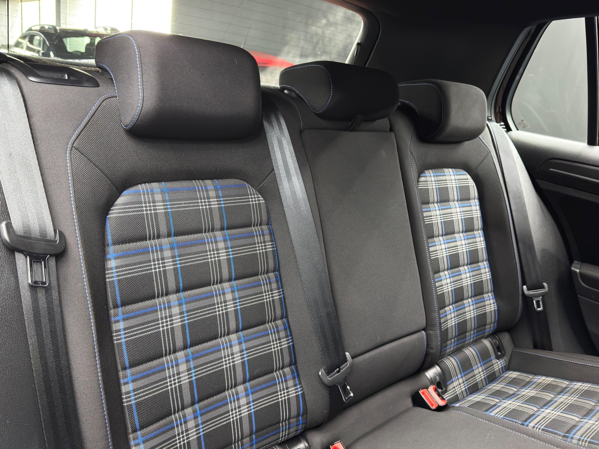 Volkswagen Golf - Image 15