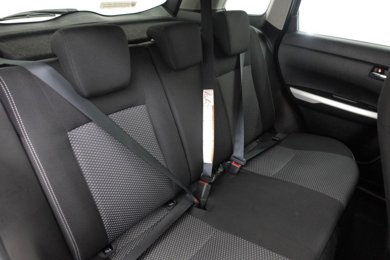 Suzuki Vitara - Image 17