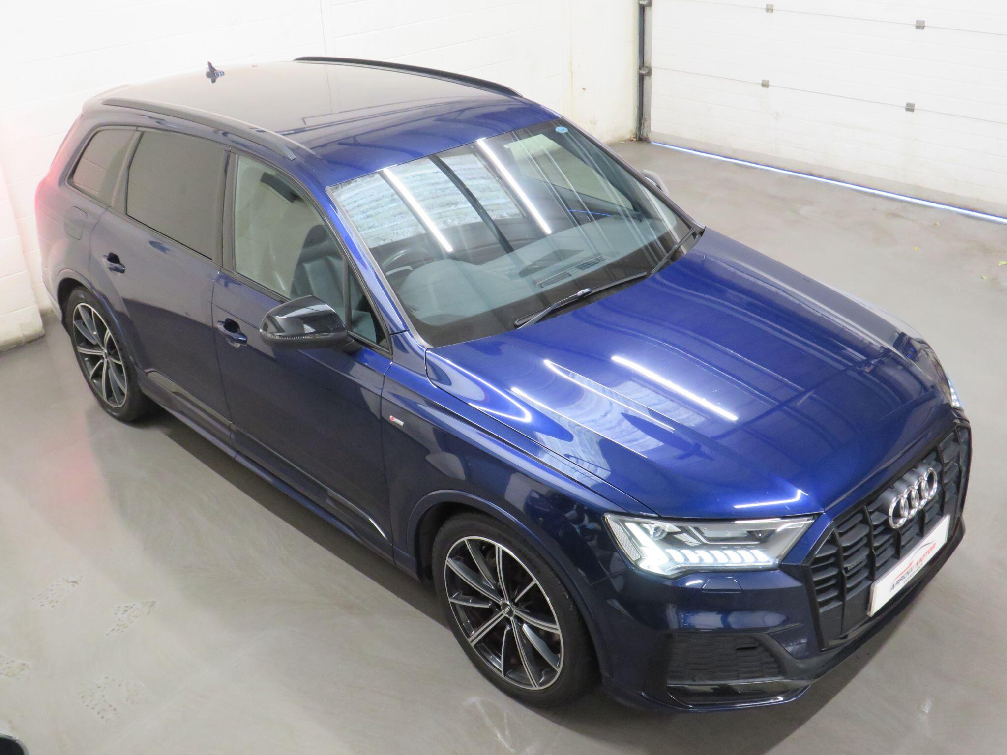 Audi Q7 - Image 14