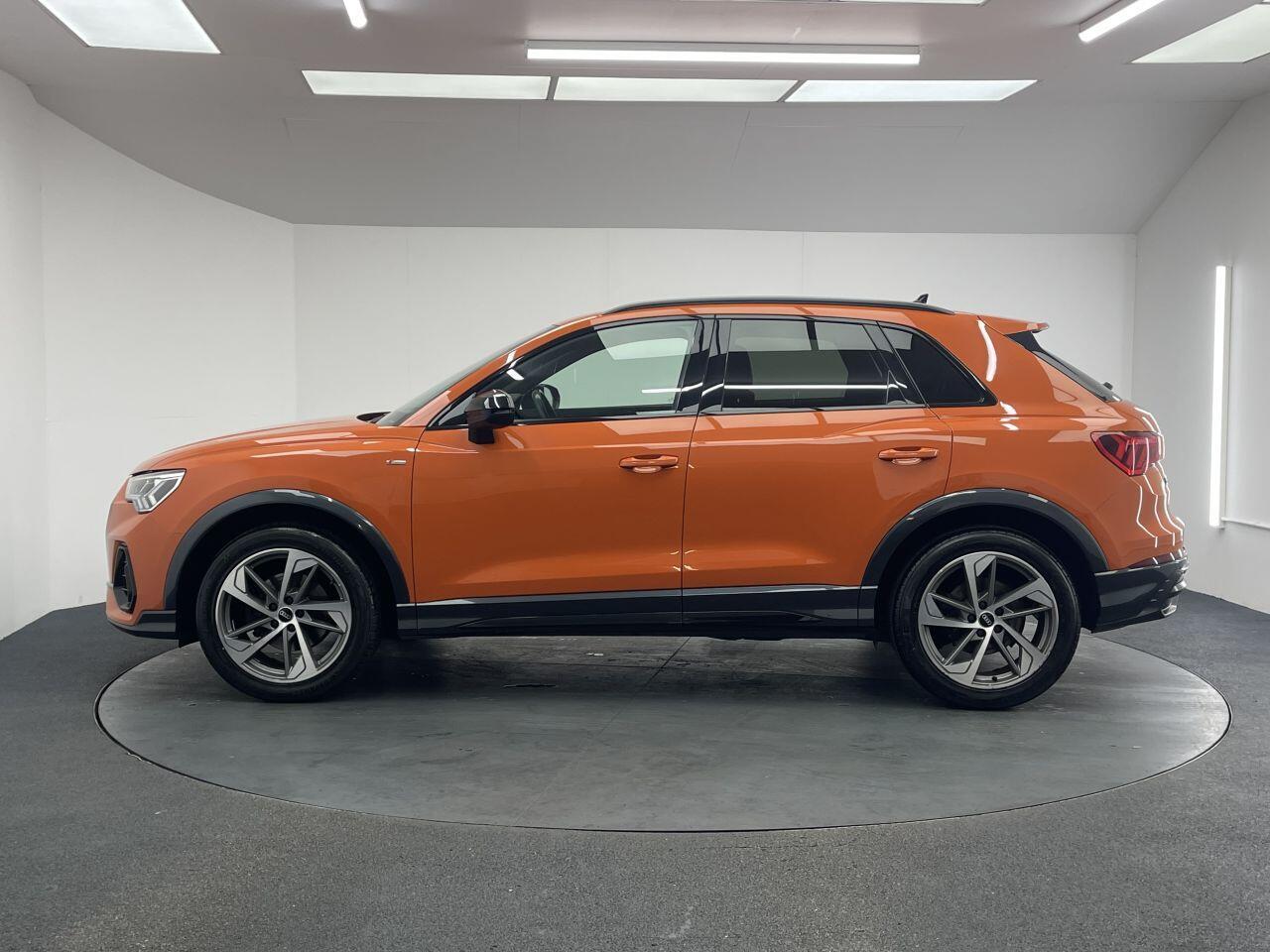 Audi Q3 - Image 7