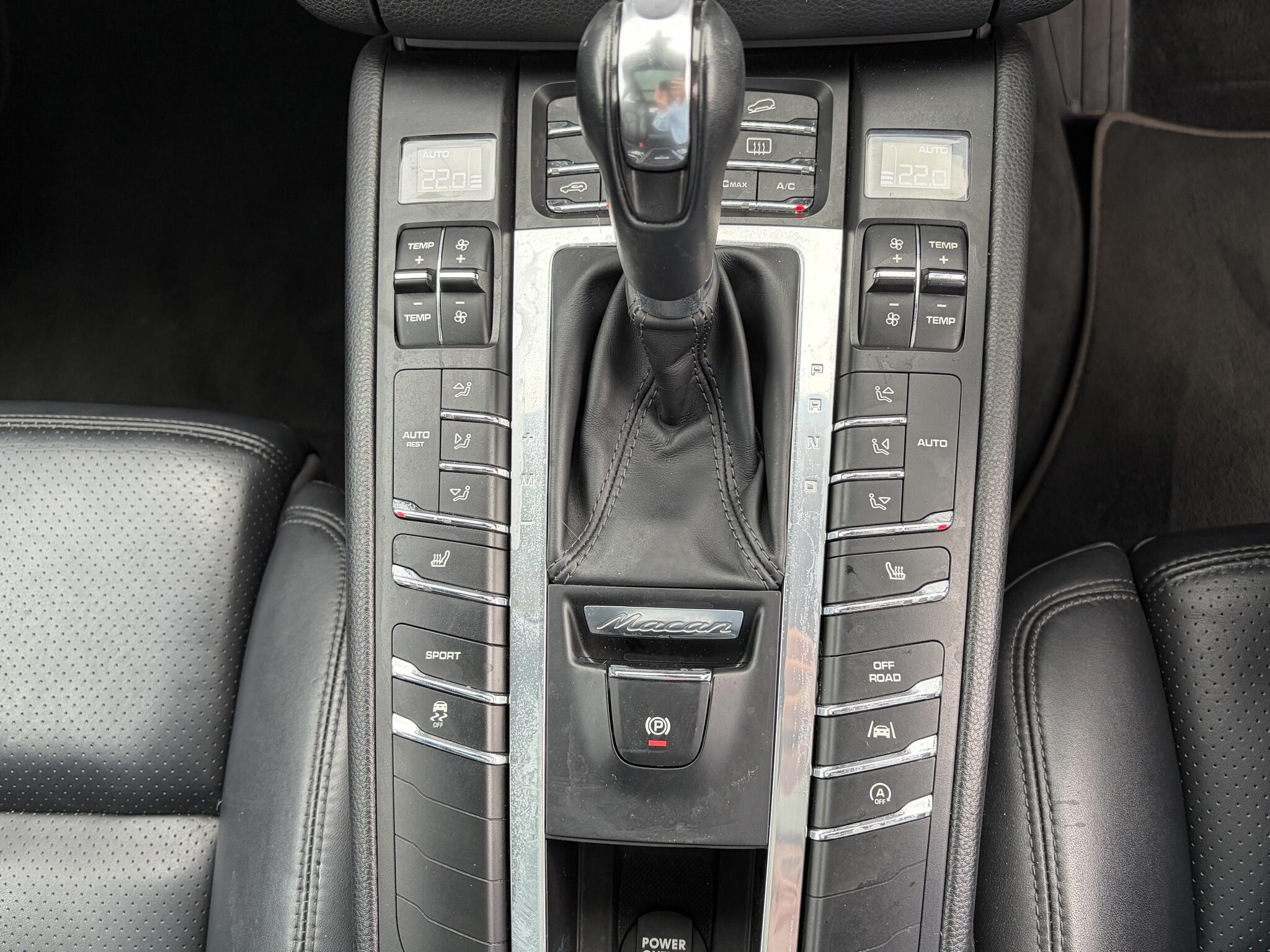 Porsche Macan - Image 18