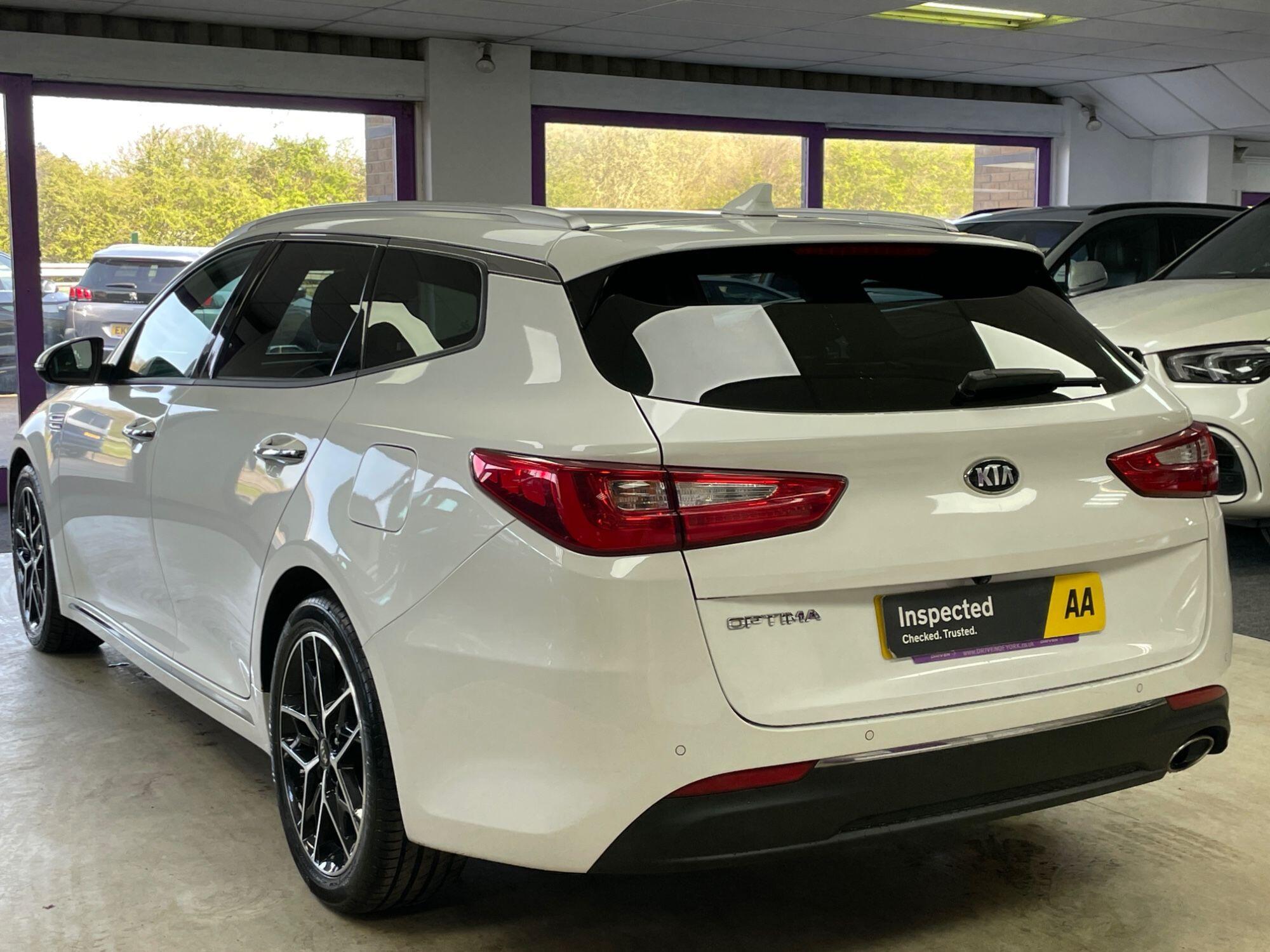 Kia Optima - Image 8