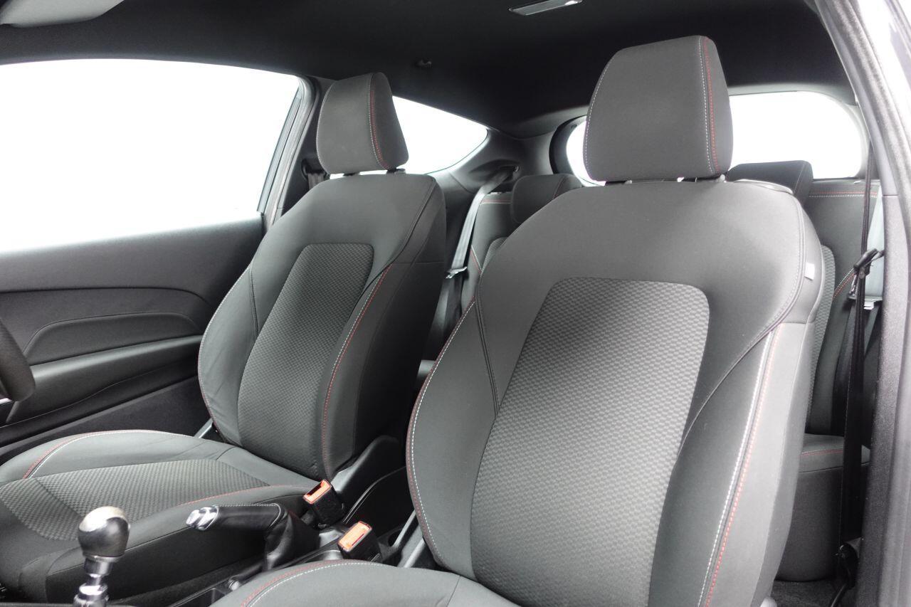 Ford Fiesta - Image 17