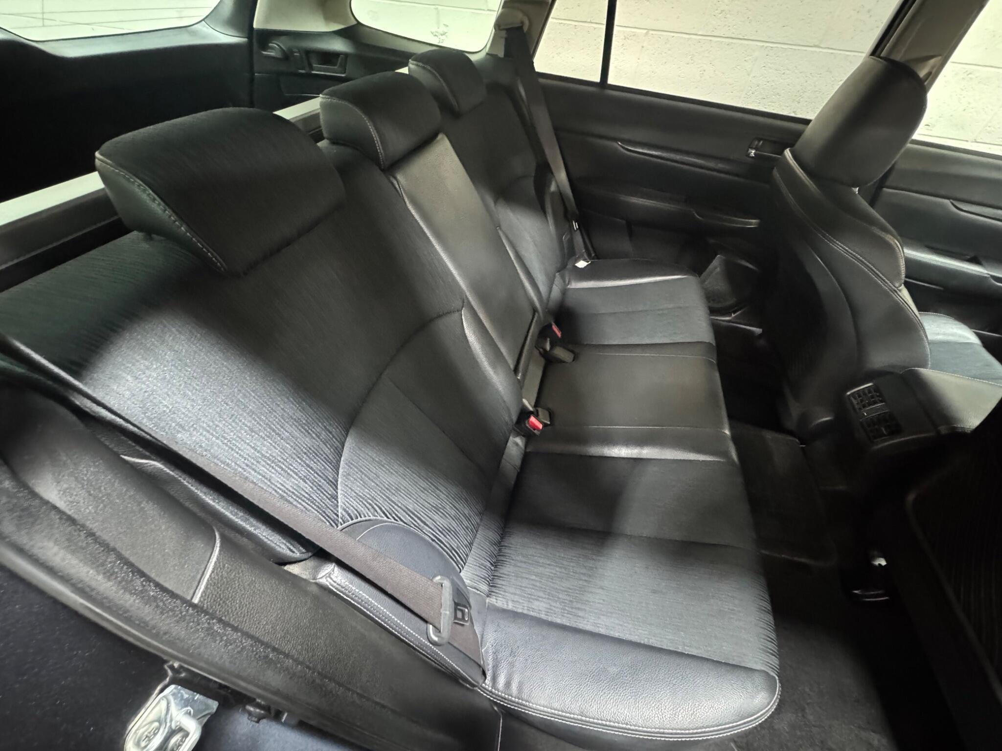 Subaru Legacy - Image 12
