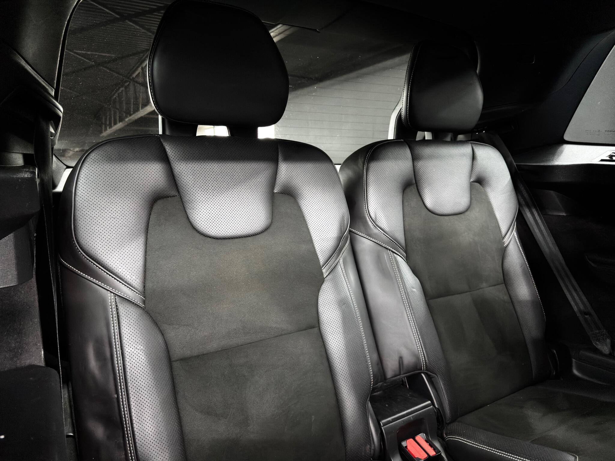 Volvo XC90 - Image 17