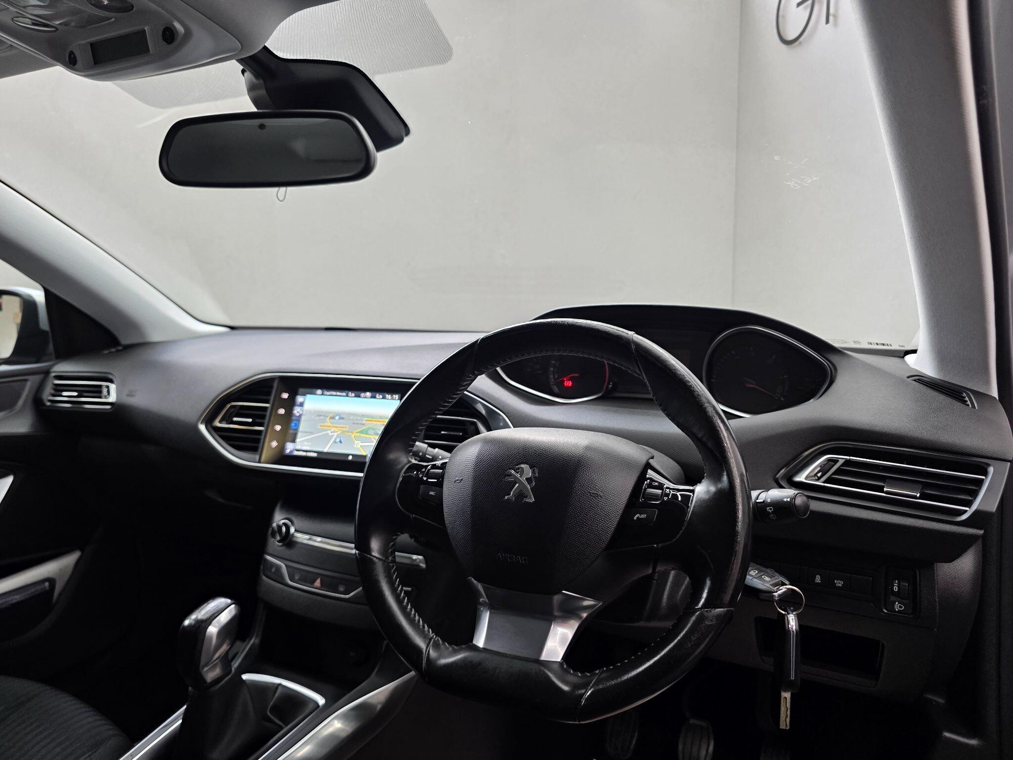 Peugeot 308 - Image 11