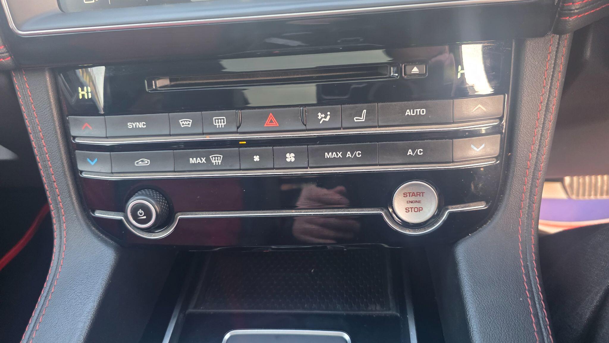 Jaguar F-Pace - Image 31