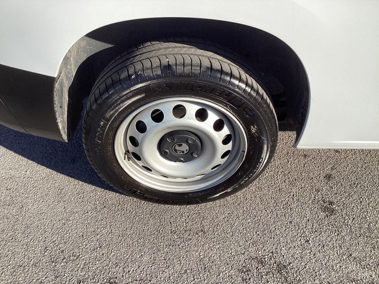 Vauxhall Combo - Image 9