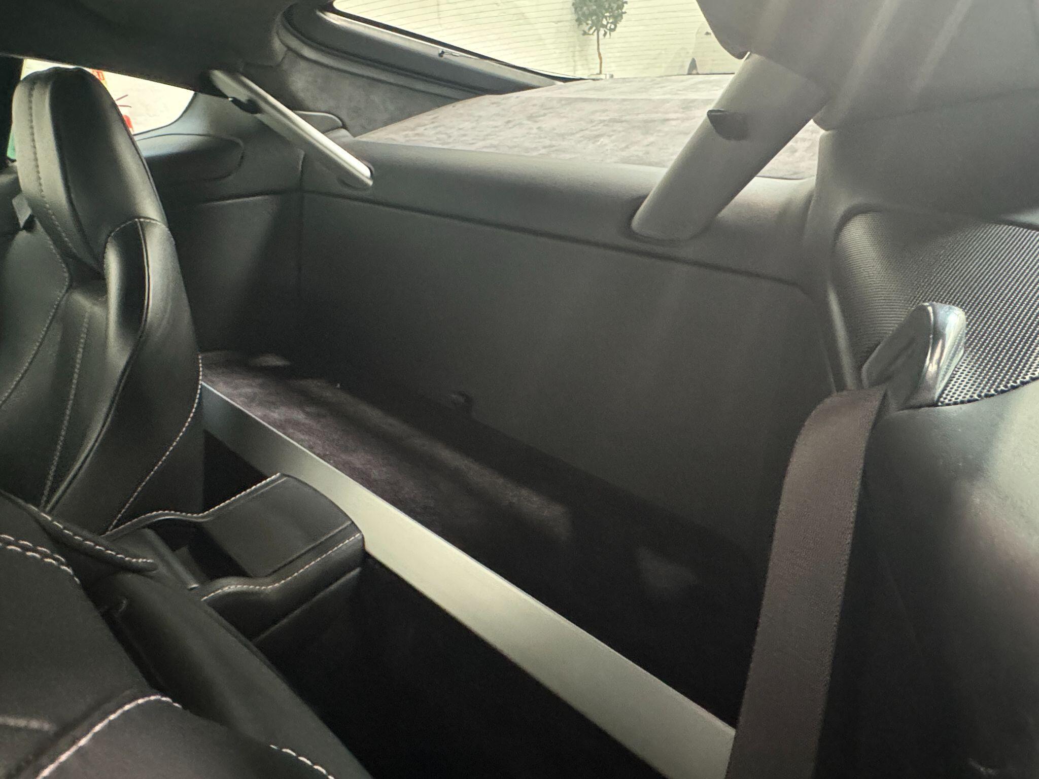 Aston Martin Vantage - Image 41