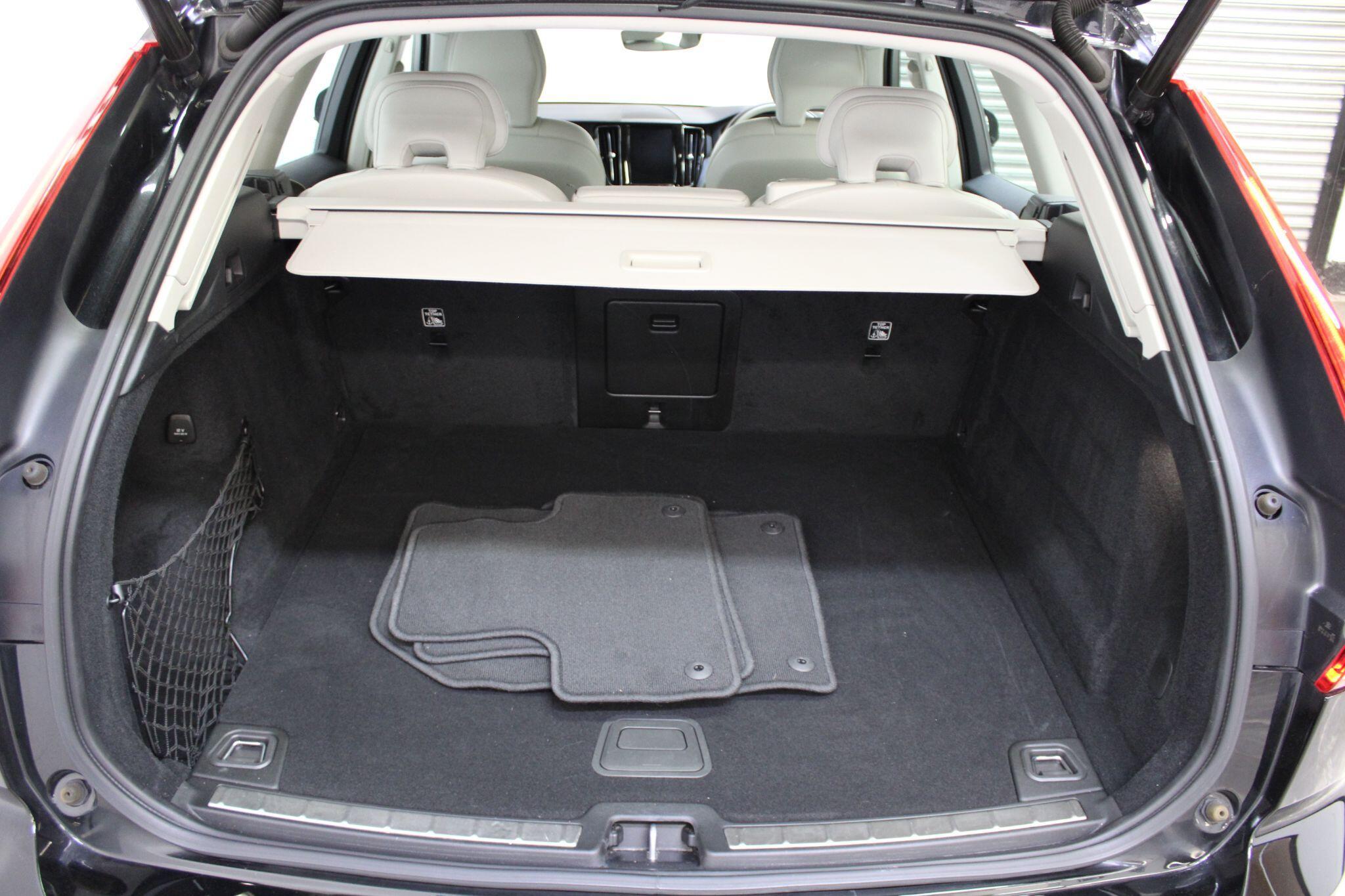 Volvo XC60 - Image 16