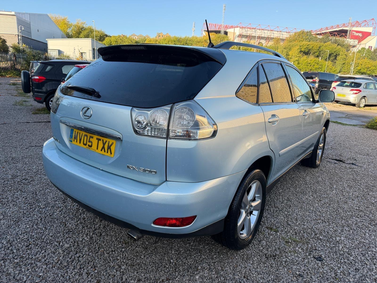 Lexus RX - Image 6