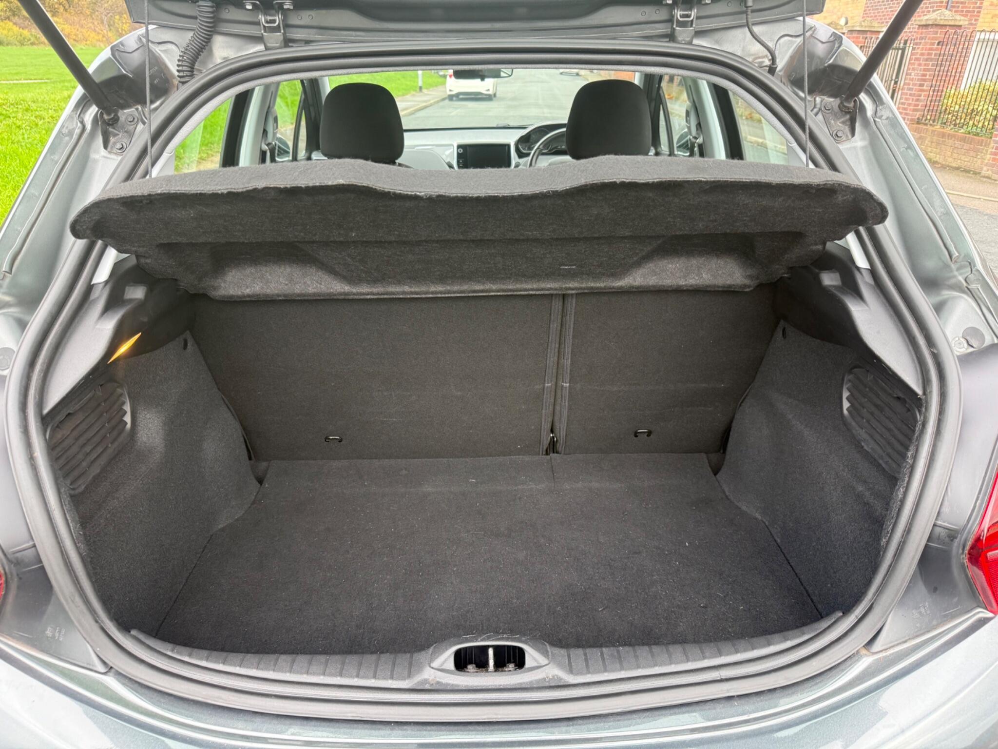 Peugeot 208 - Image 13