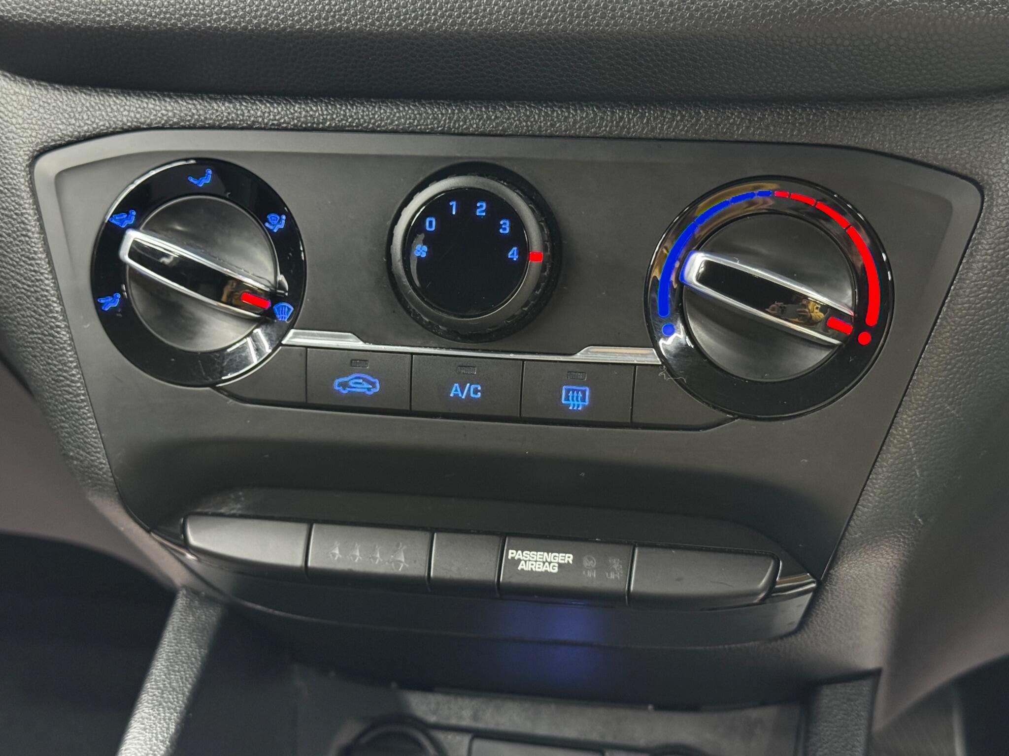 Hyundai i20 - Image 25