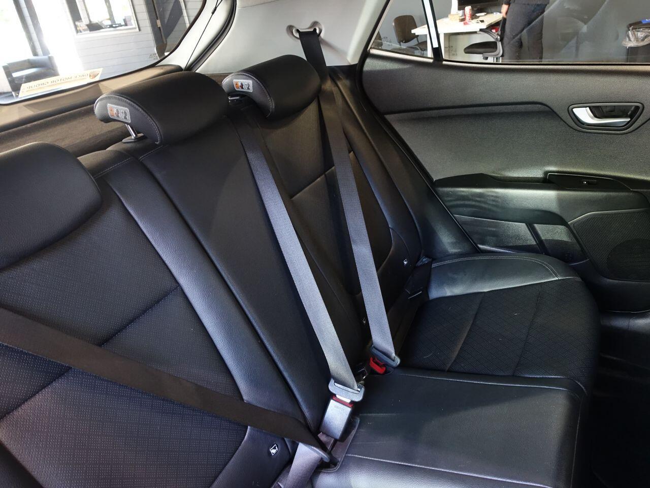 Kia Stonic - Image 14