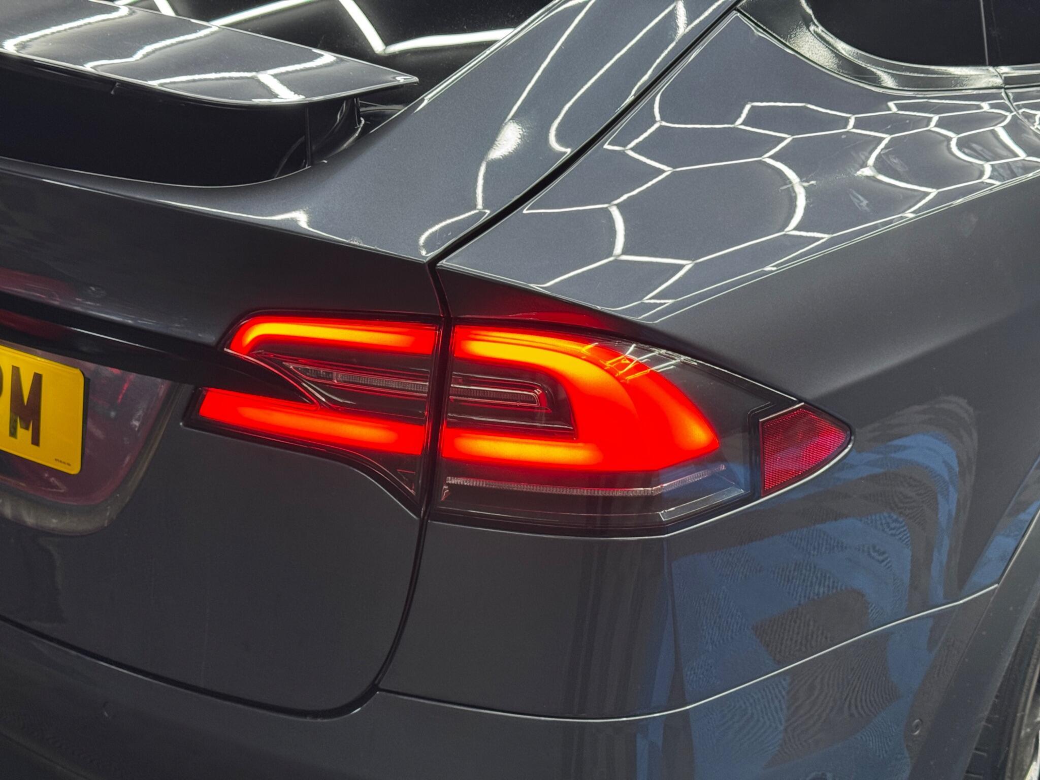 Tesla Model X - Image 50