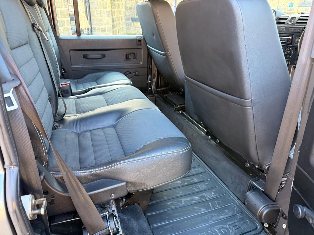 Land Rover Defender 110 - Image 52