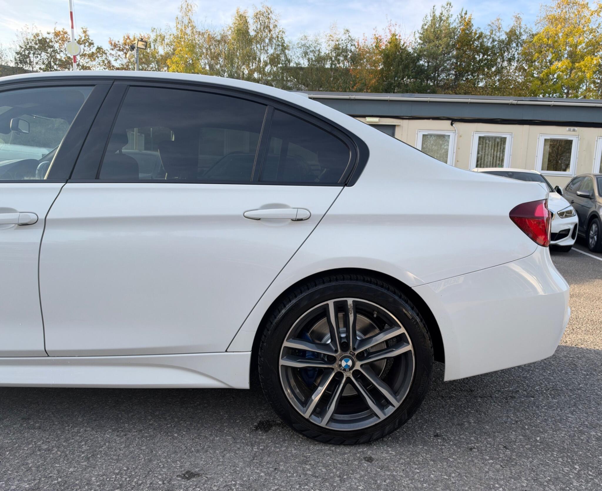 BMW 3 Series - Image 8