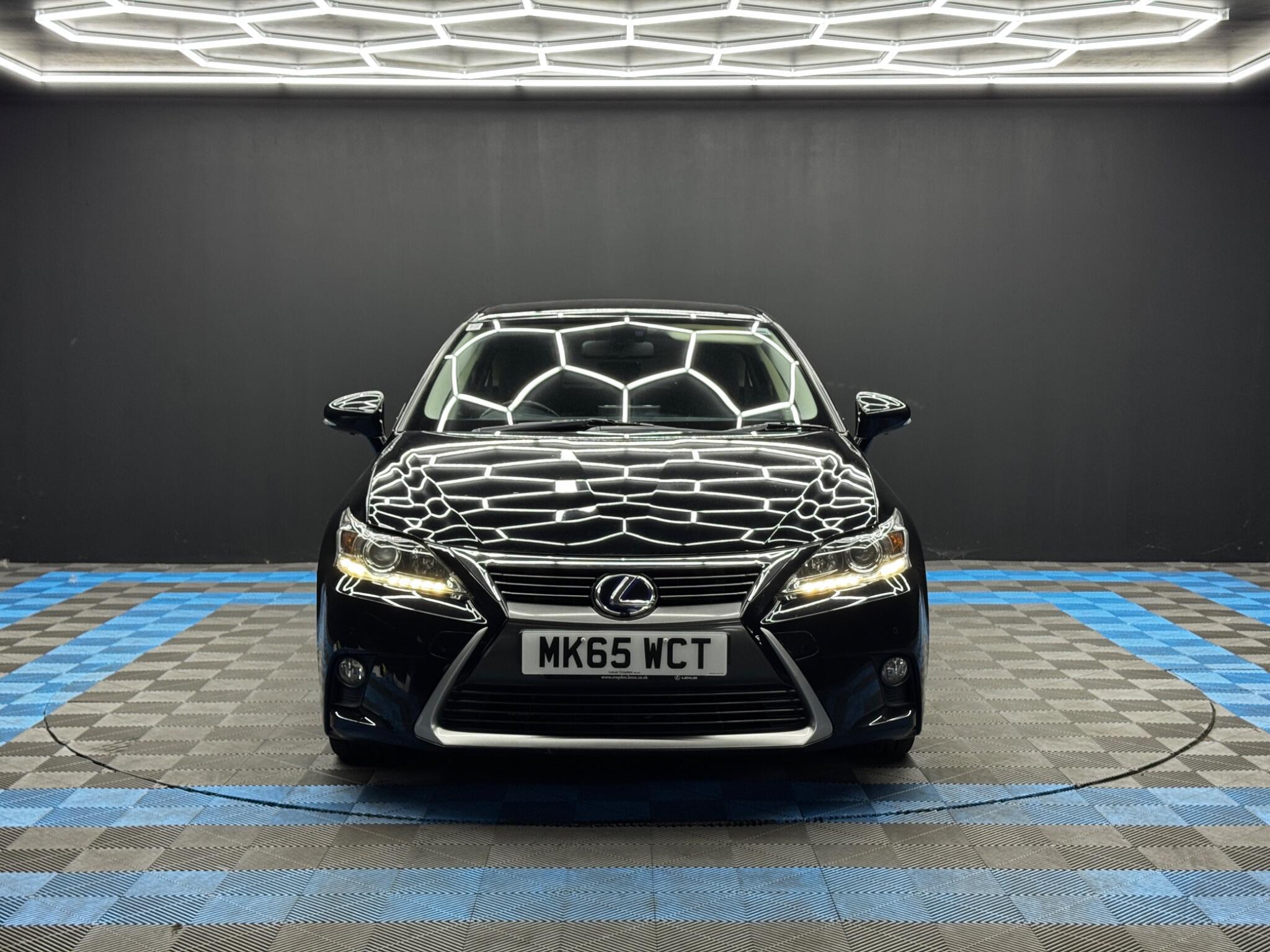 Lexus CT - Image 2