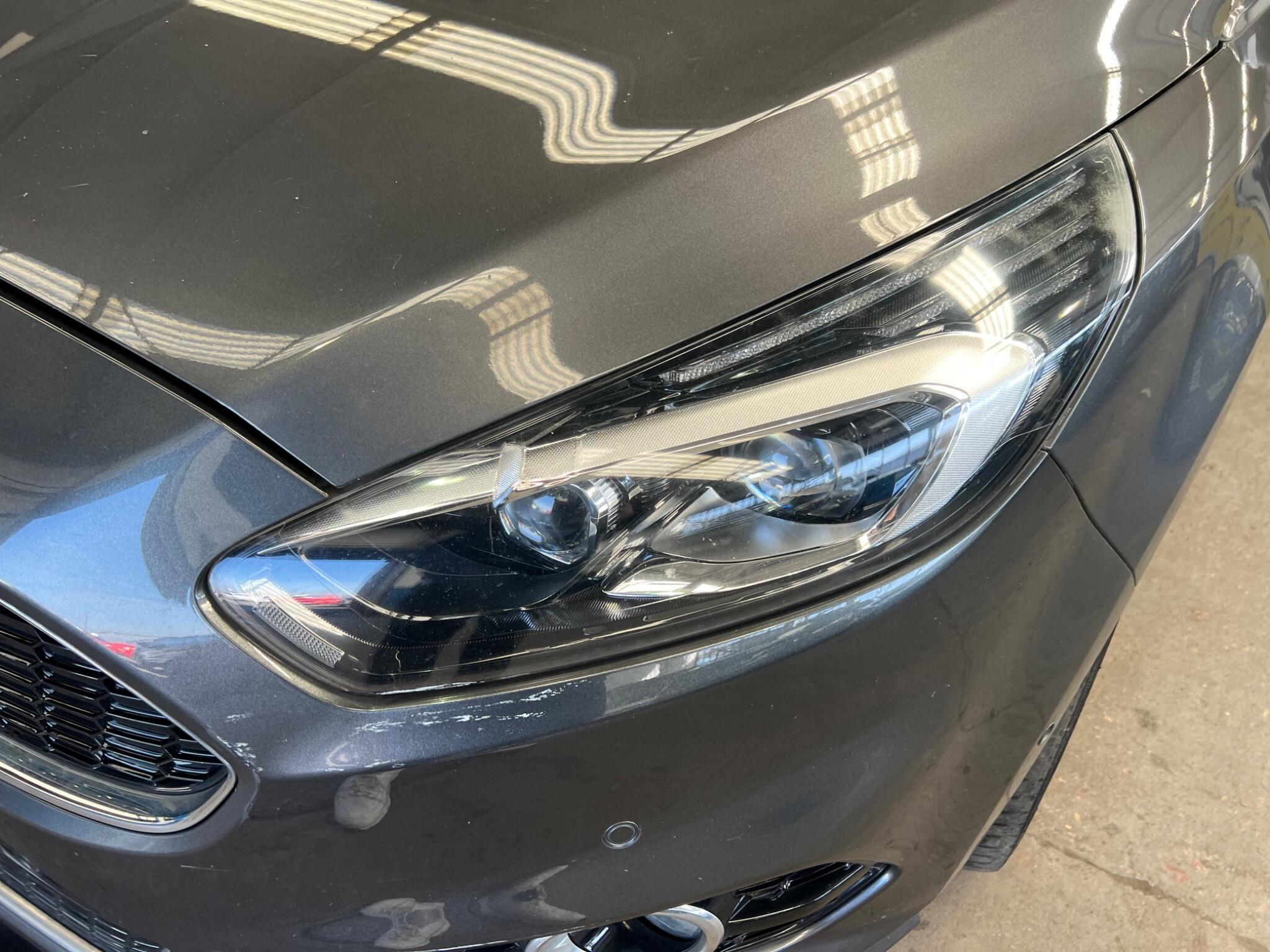 Ford S-MAX - Image 32