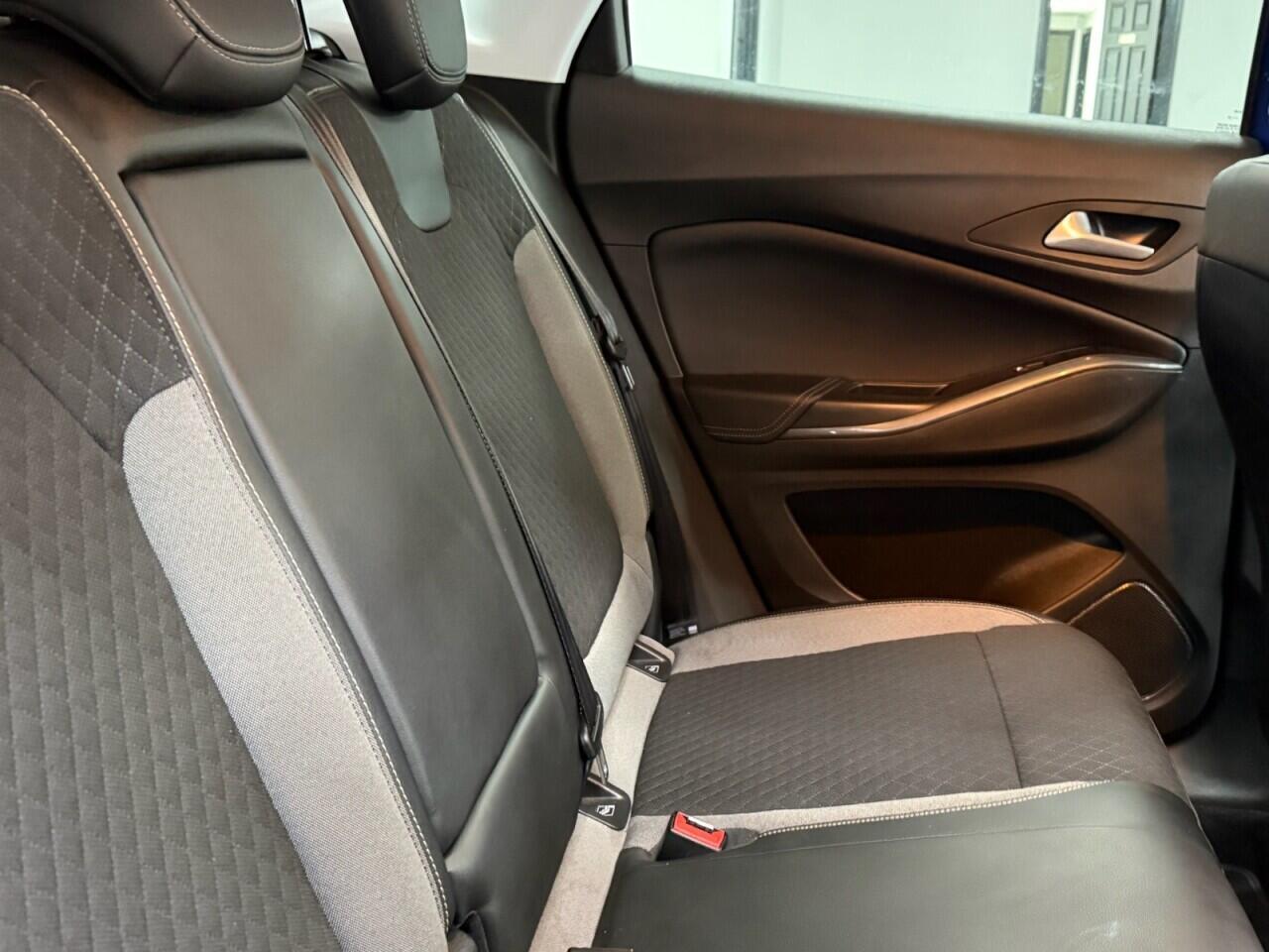 Vauxhall Grandland X - Image 30