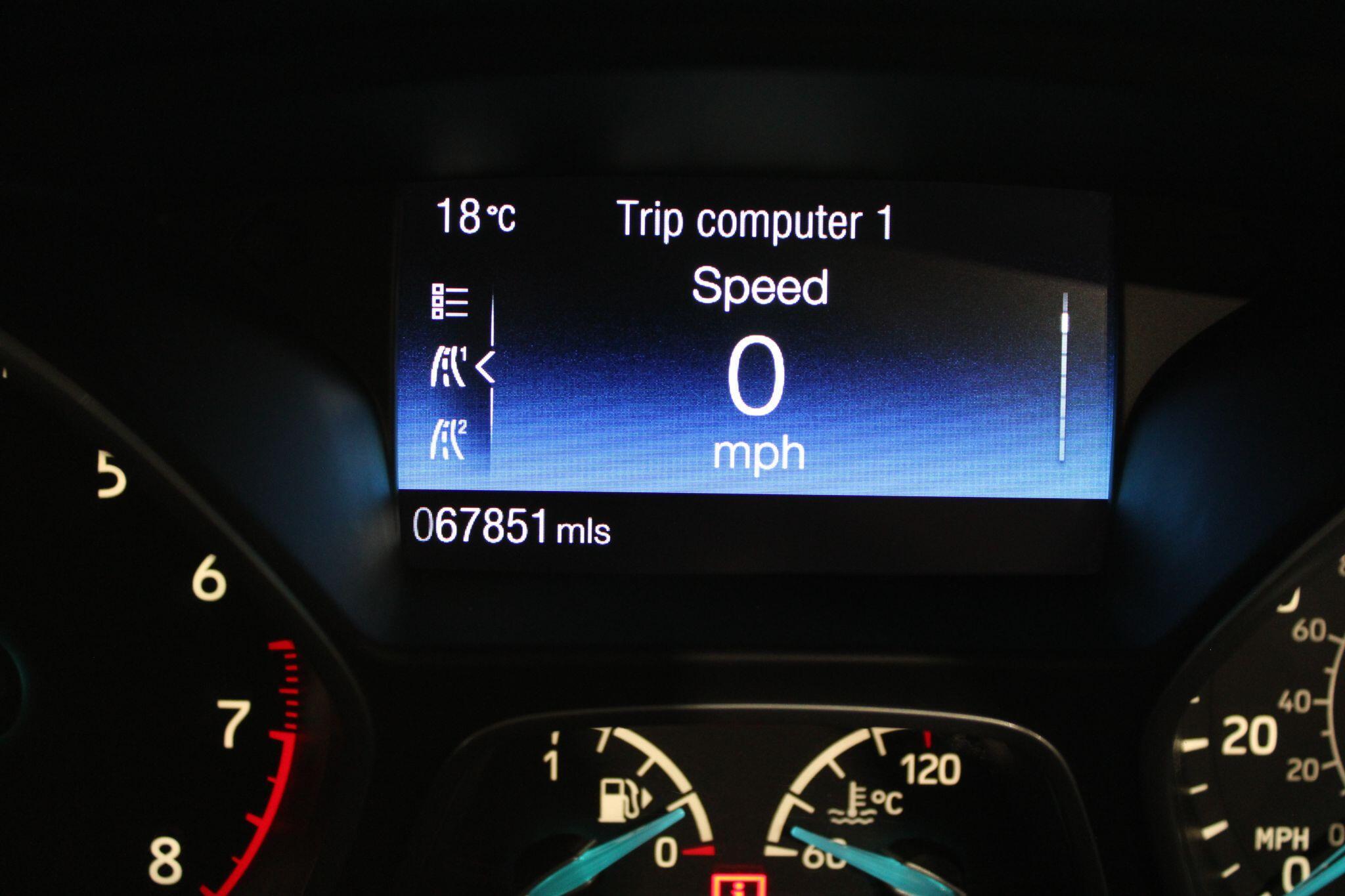 Ford Focus - Image 19