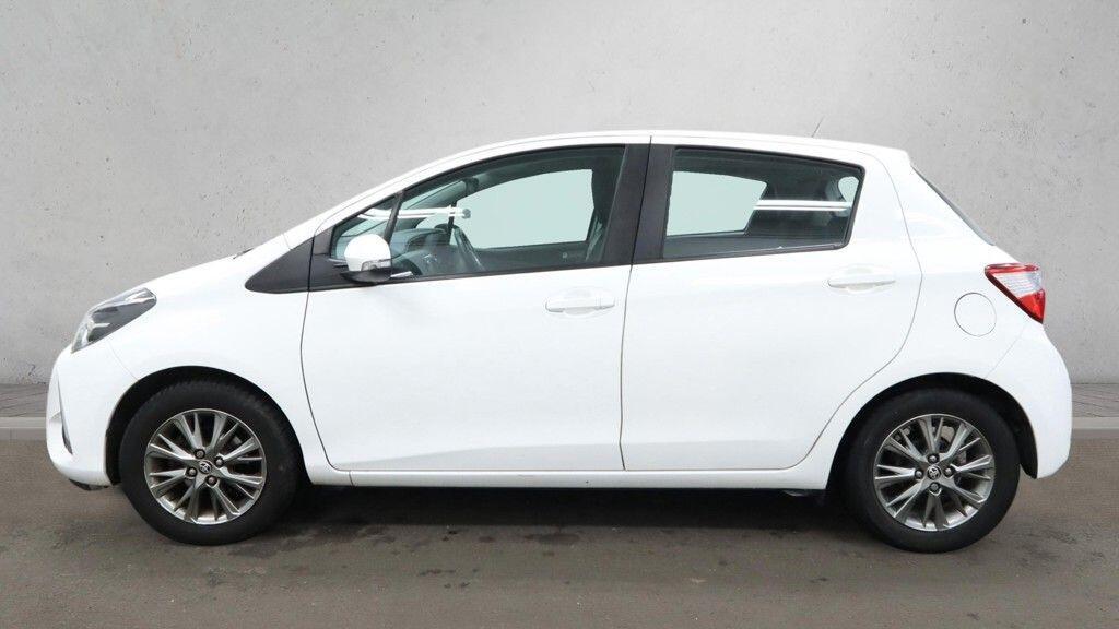 Toyota Yaris - Image 6