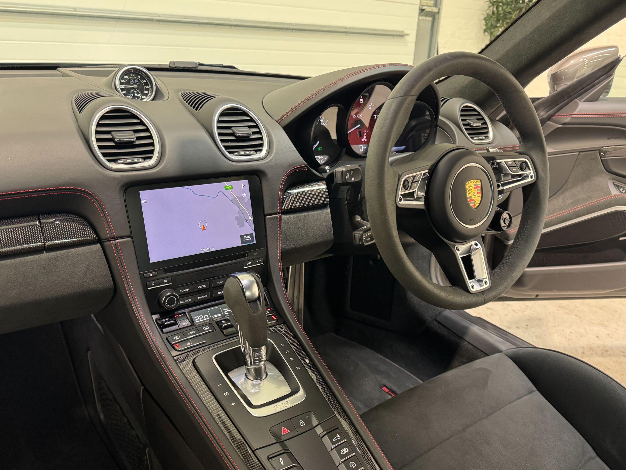 Porsche 718 Cayman - Image 22