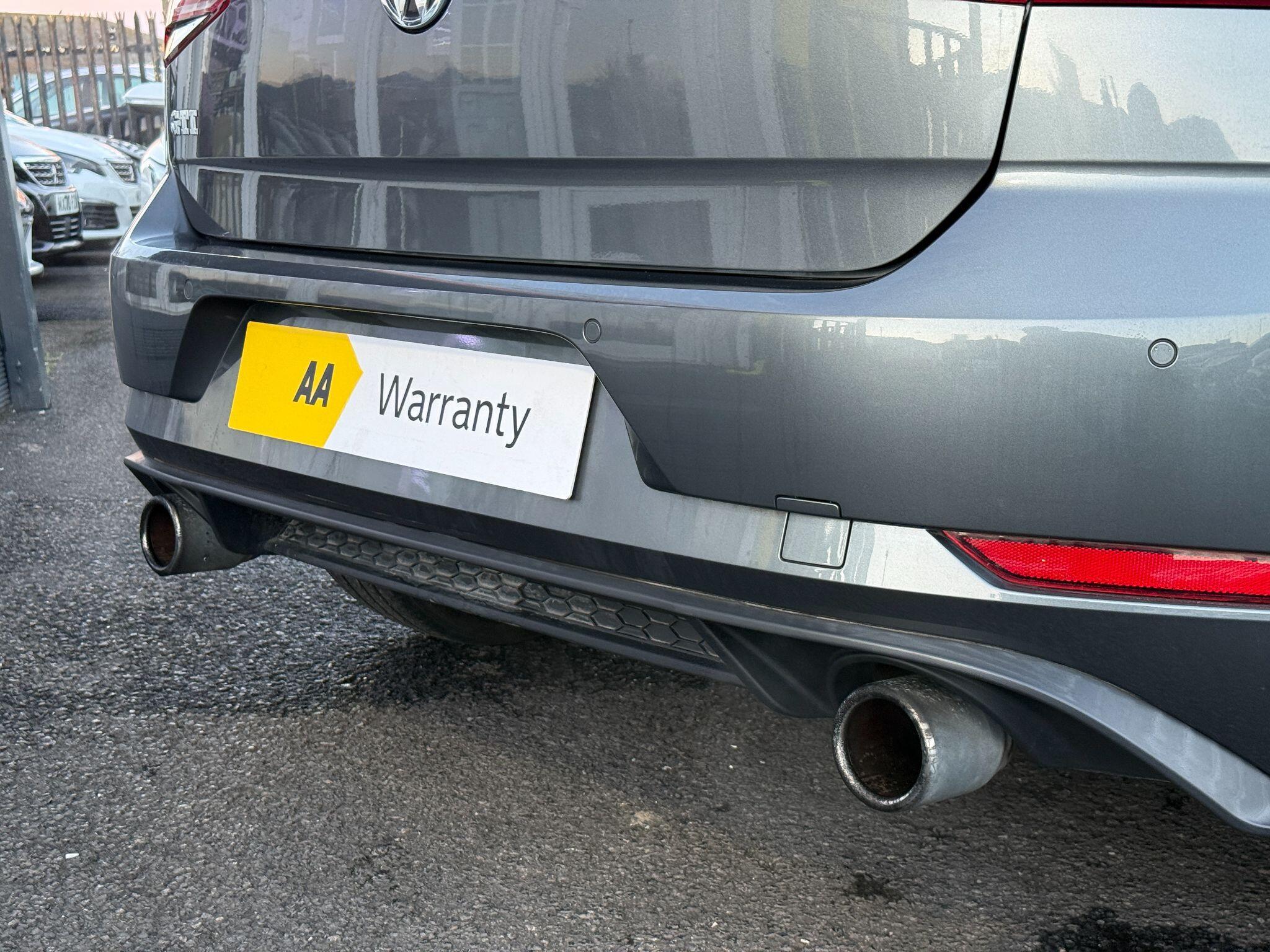 Volkswagen Golf - Image 19