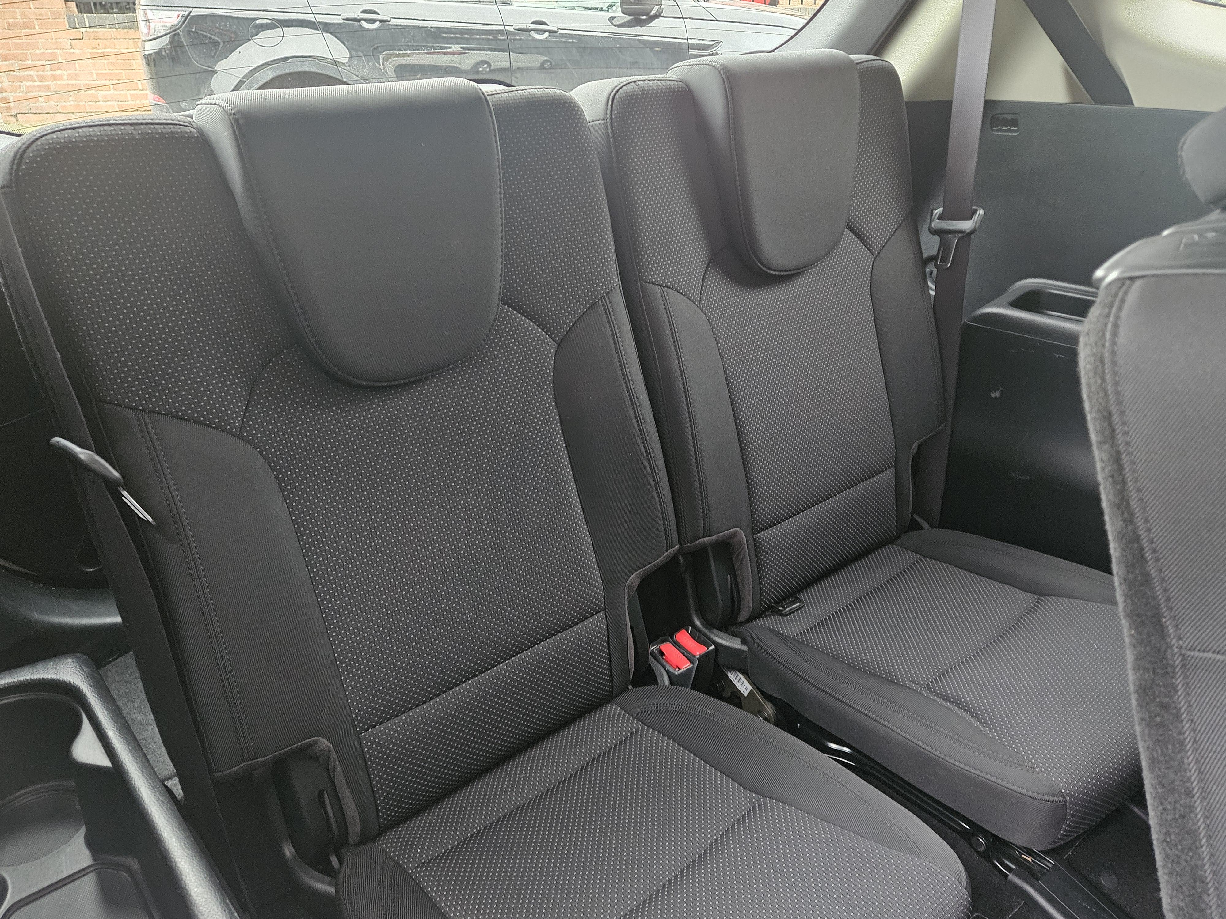 Kia Carens - Image 29