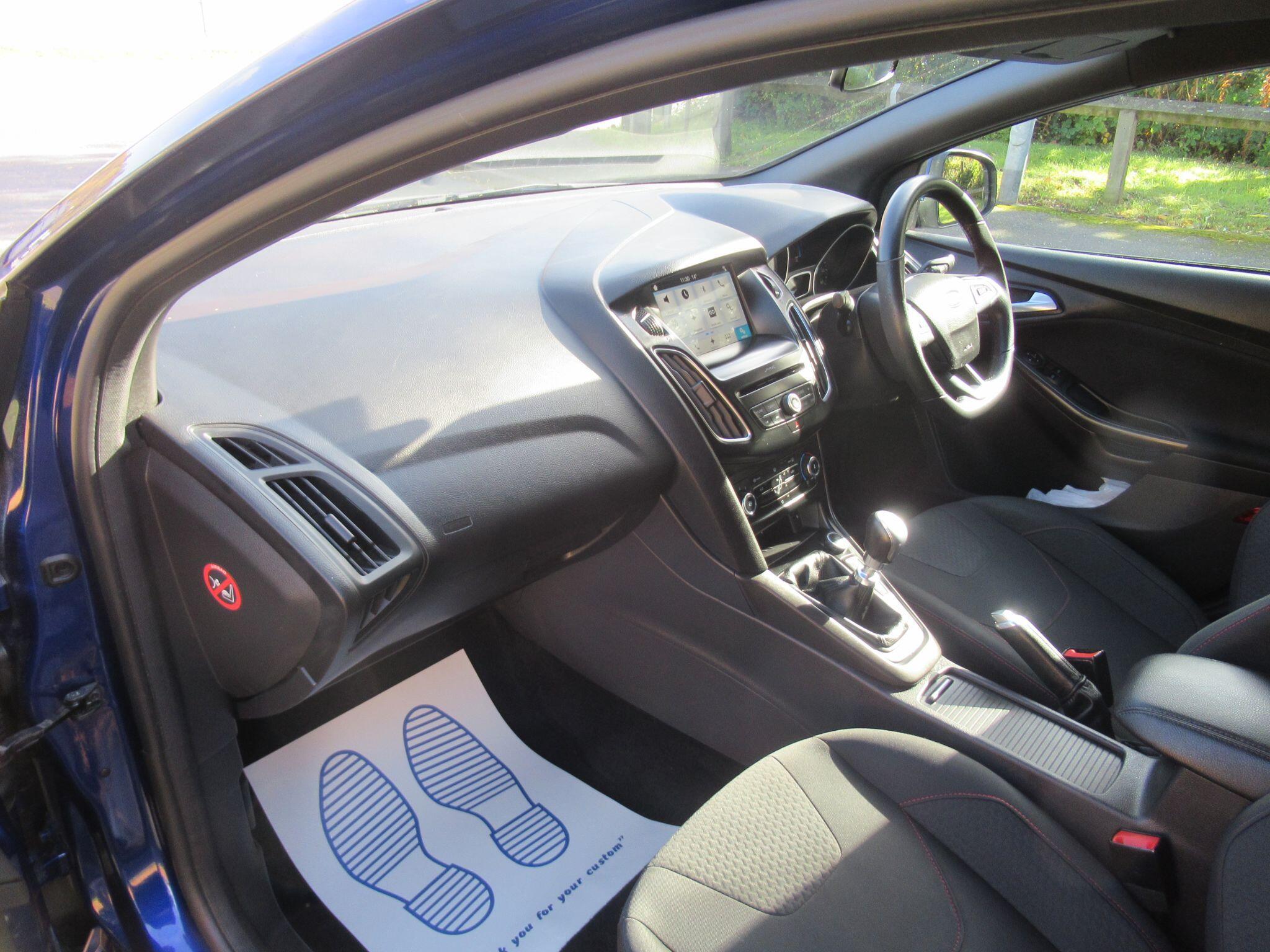 Ford Focus - Image 14