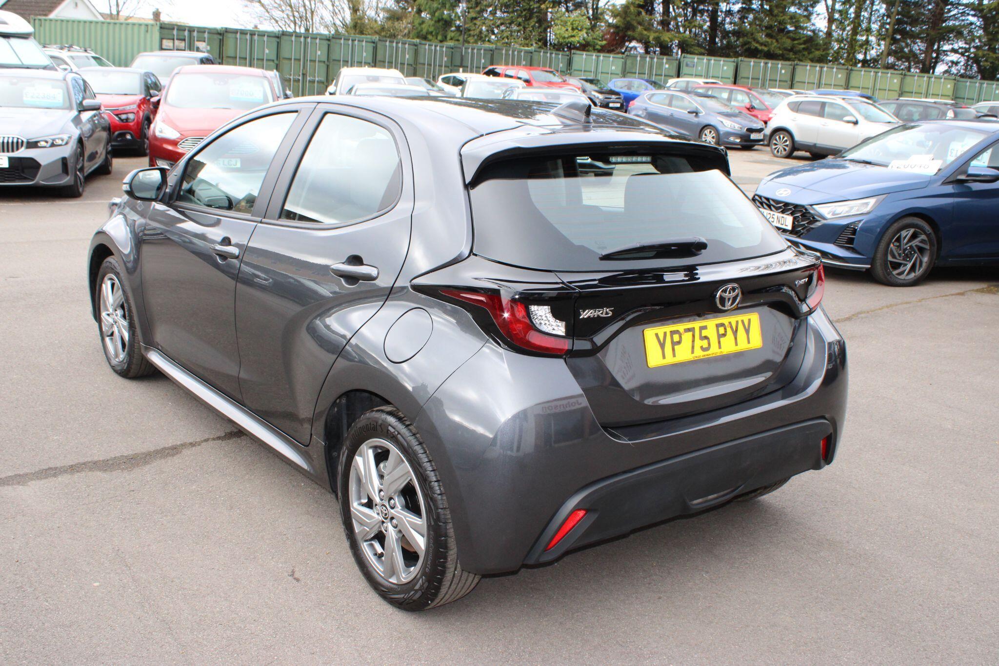 Toyota Yaris - Image 15