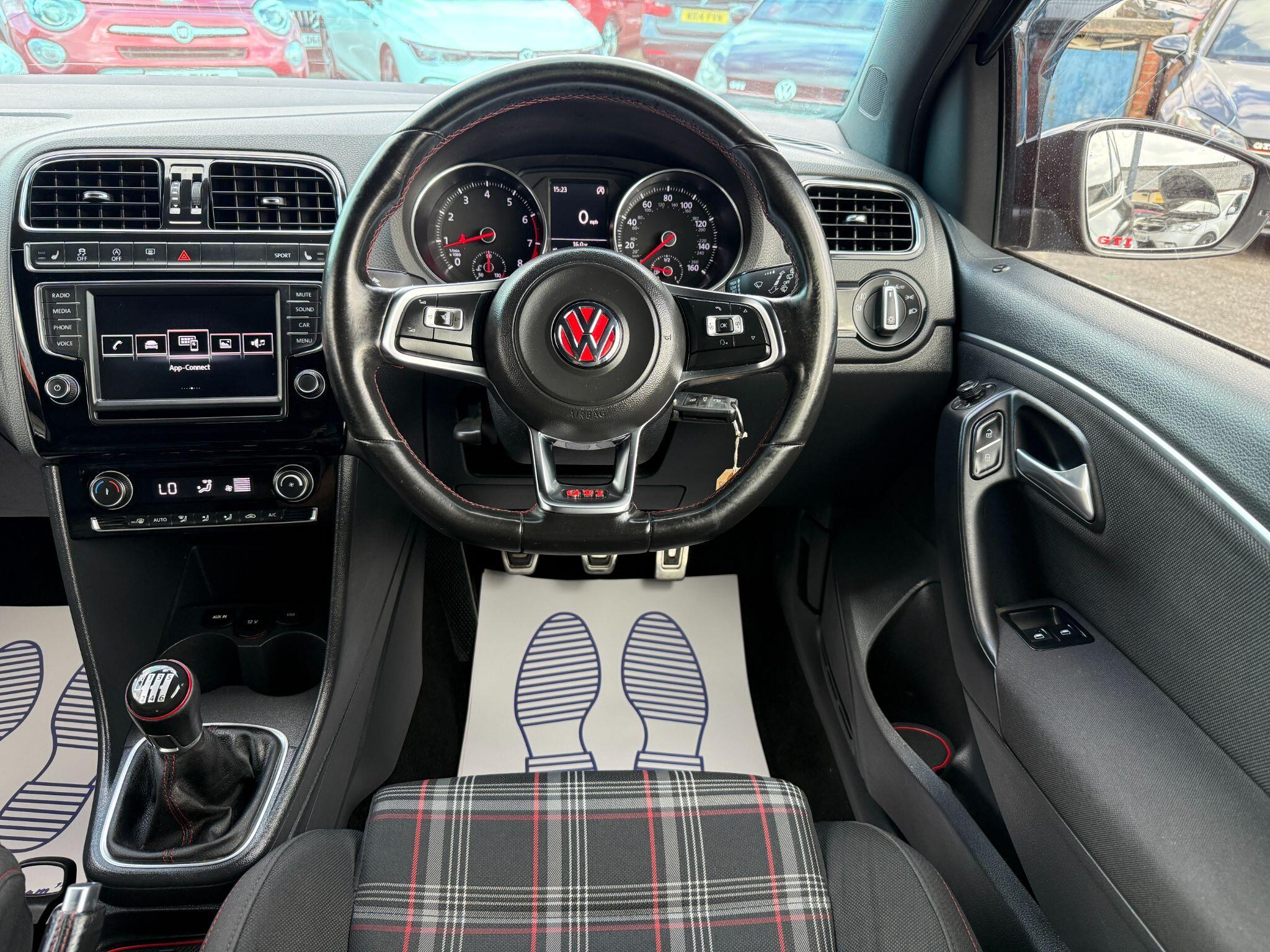 Volkswagen Polo - Image 34