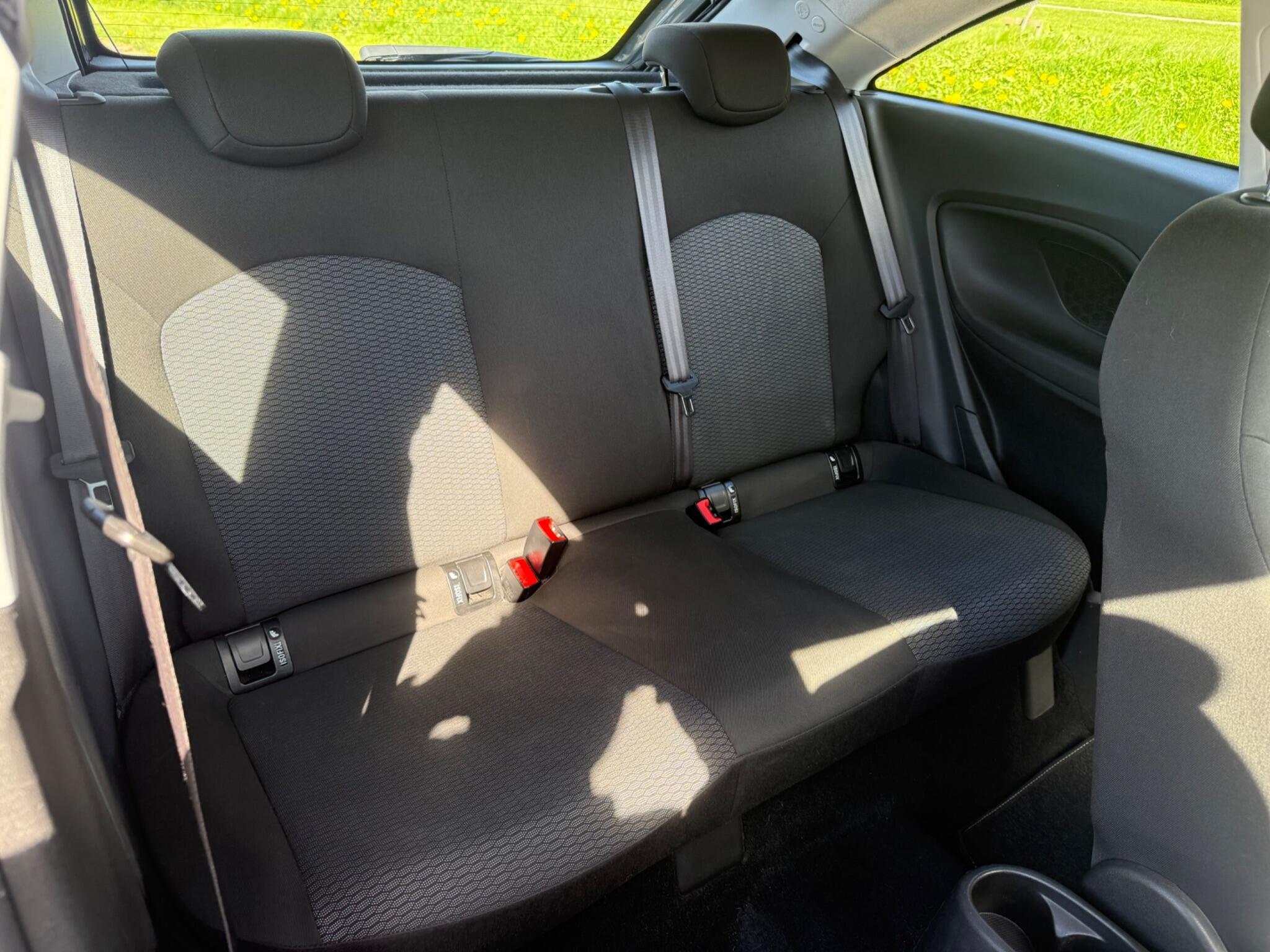 Vauxhall Corsa - Image 11