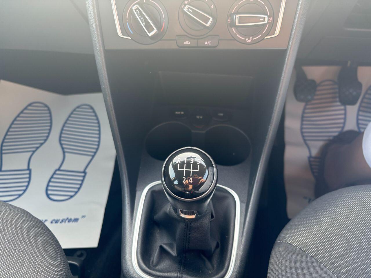 Volkswagen Polo - Image 14