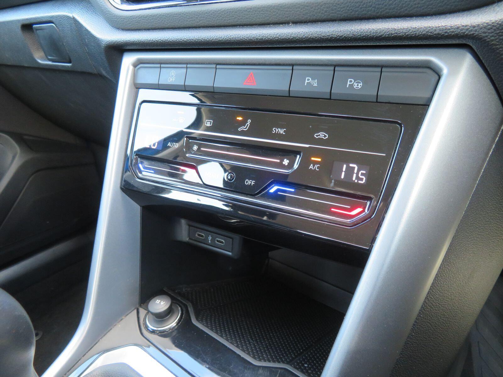 Volkswagen T-Roc - Image 19