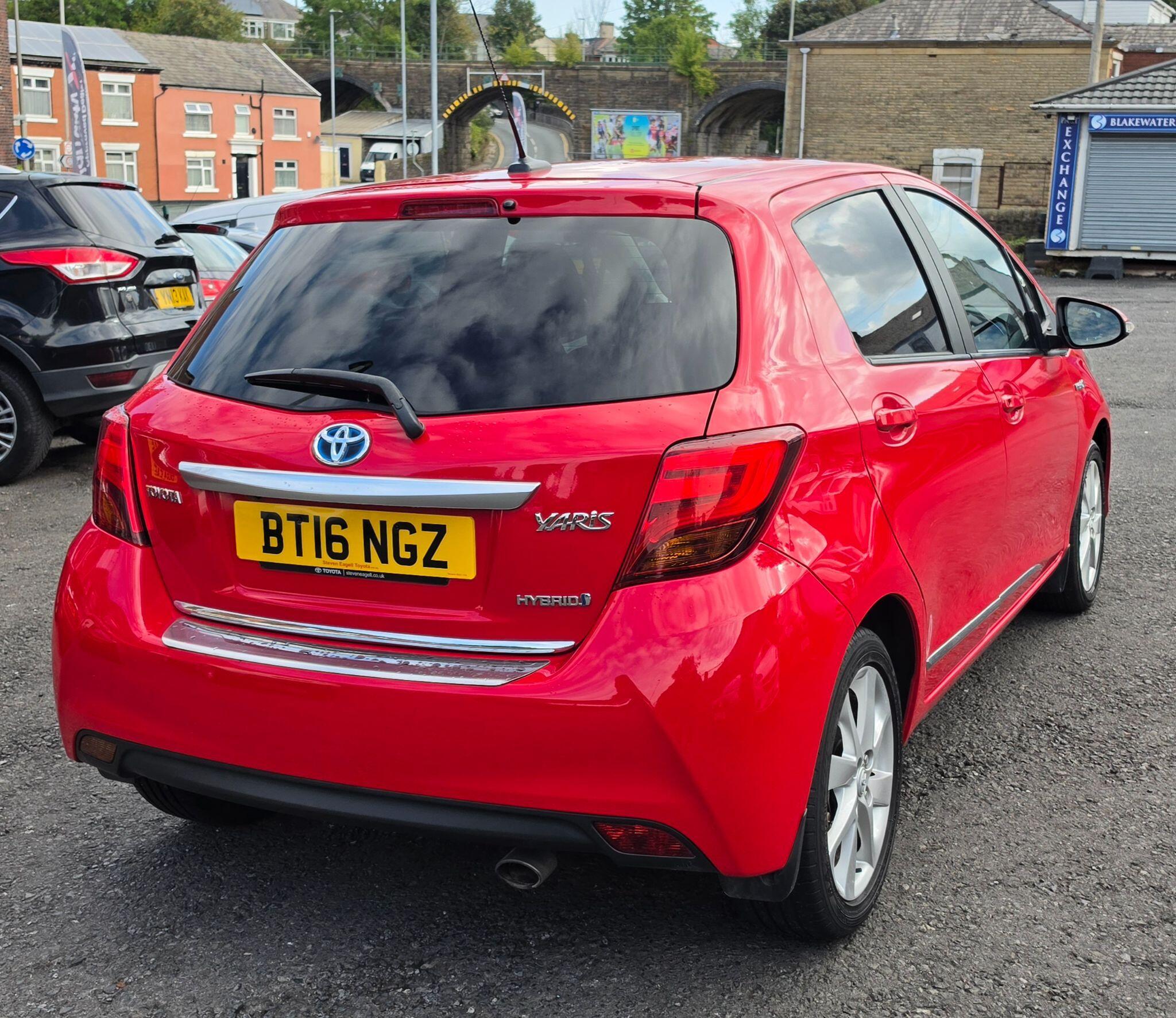 Toyota Yaris - Image 7