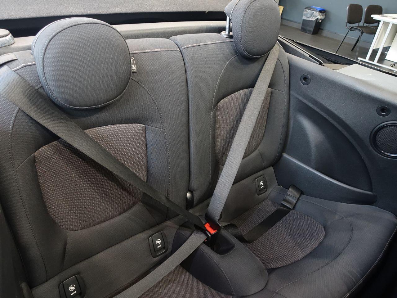 MINI Convertible - Image 15
