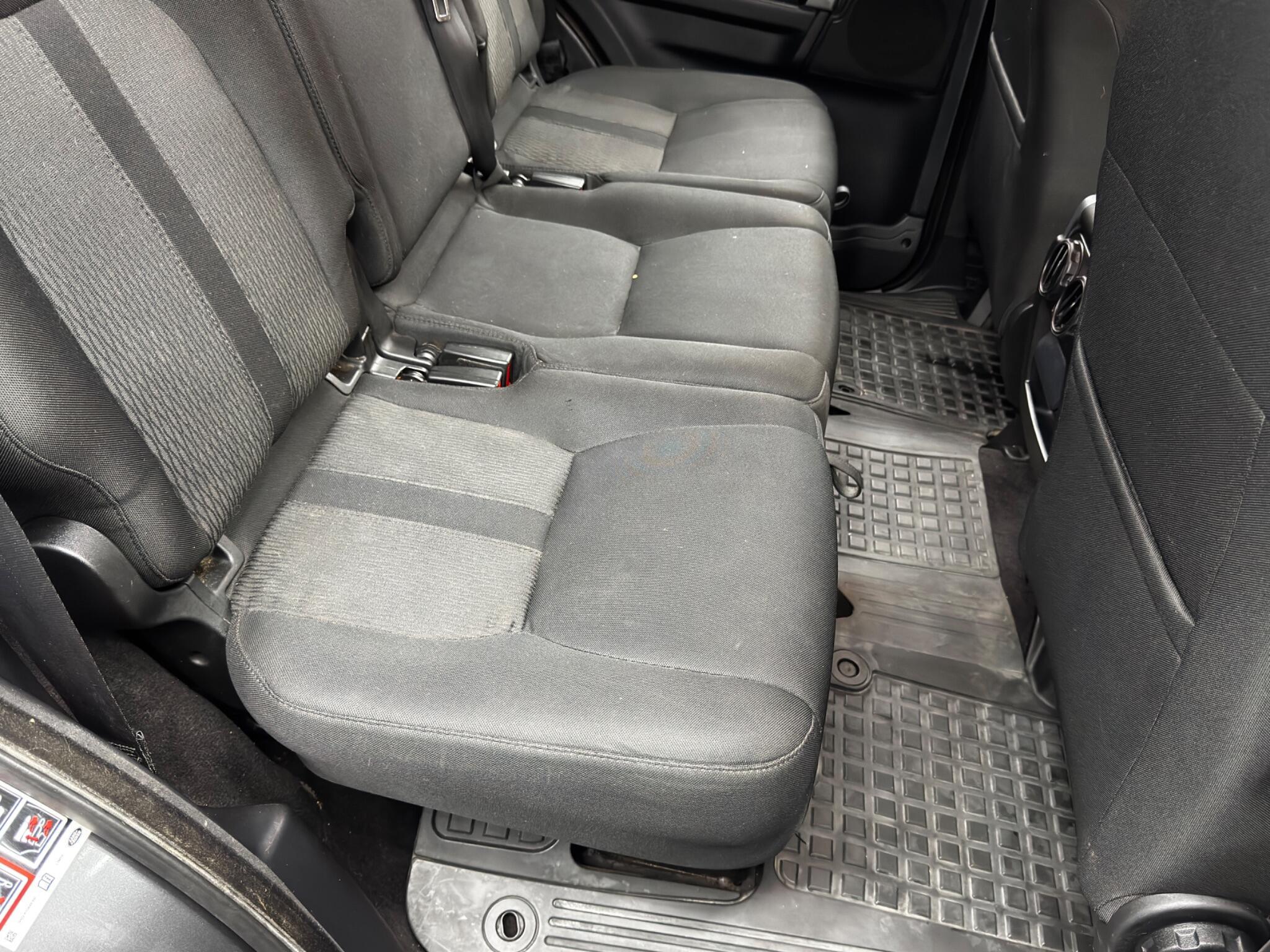 Land Rover DISCOVERY 4 - Image 15