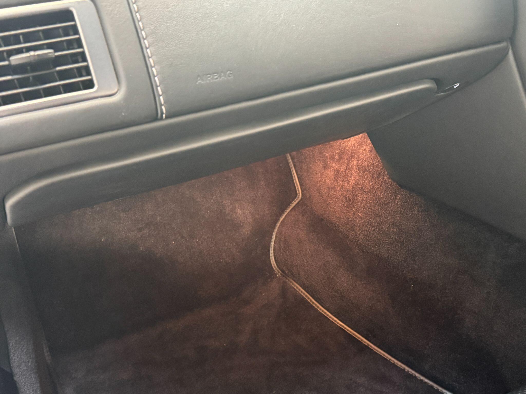 Aston Martin Vantage - Image 81