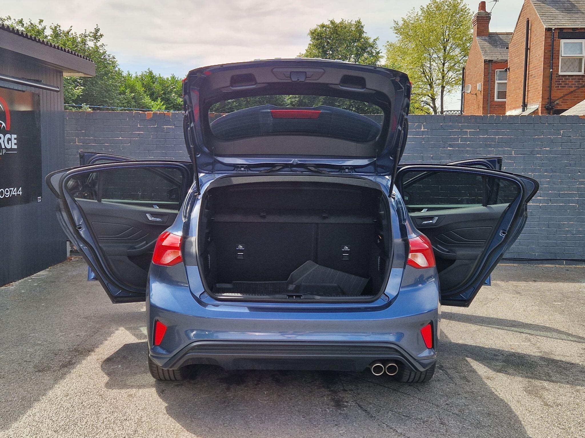 Ford Focus - Image 20