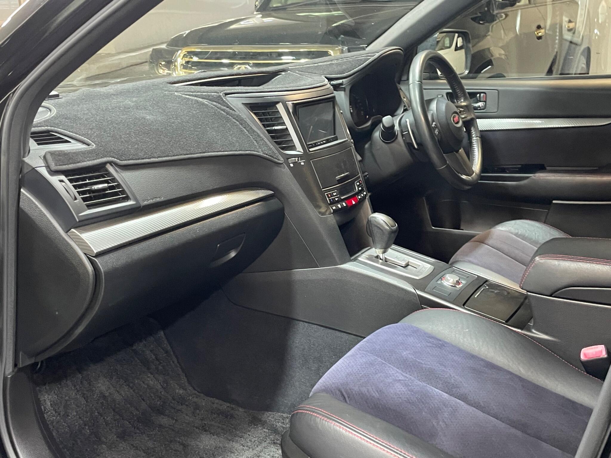 Subaru Legacy - Image 10