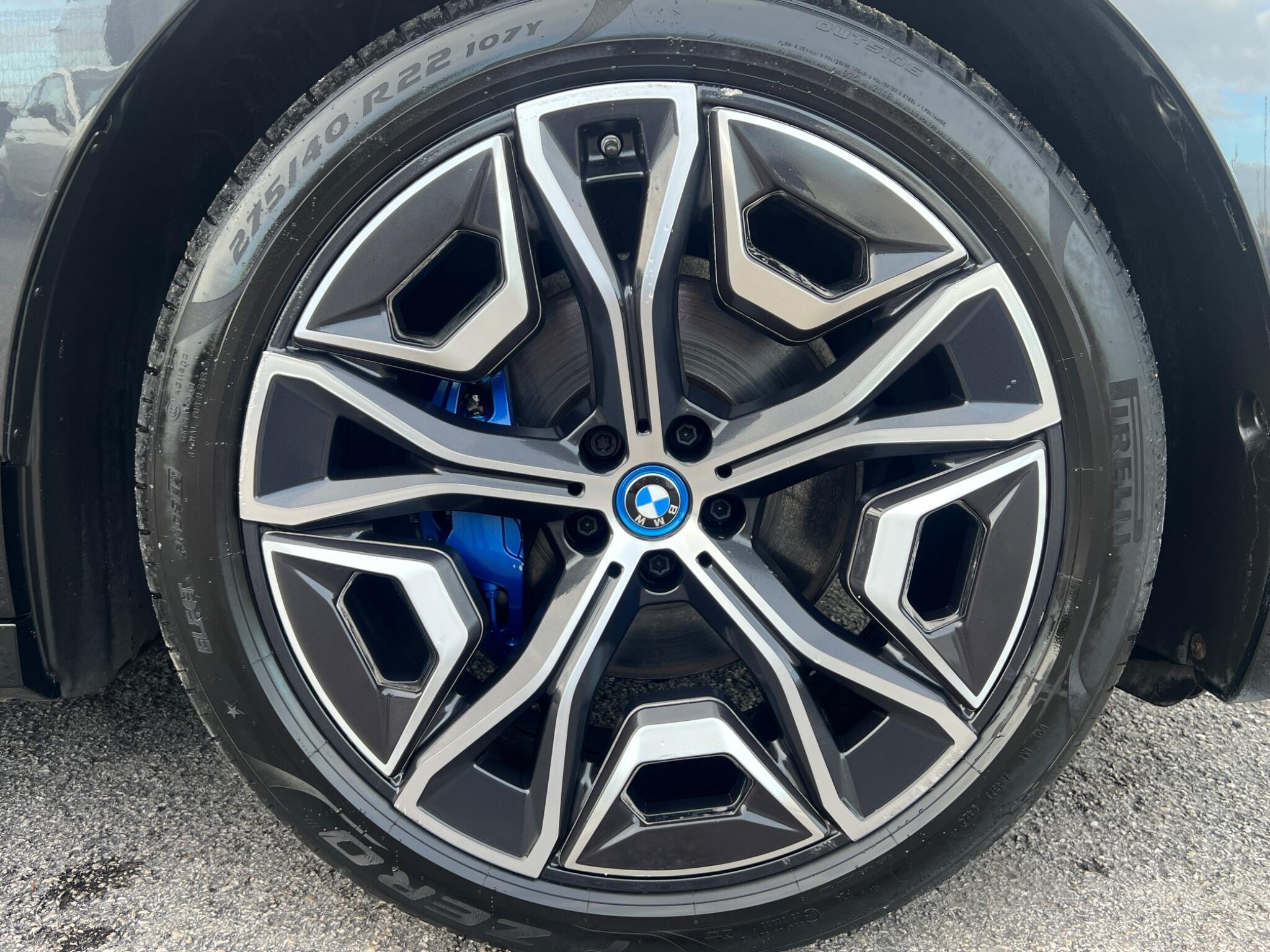 BMW IX - Image 19